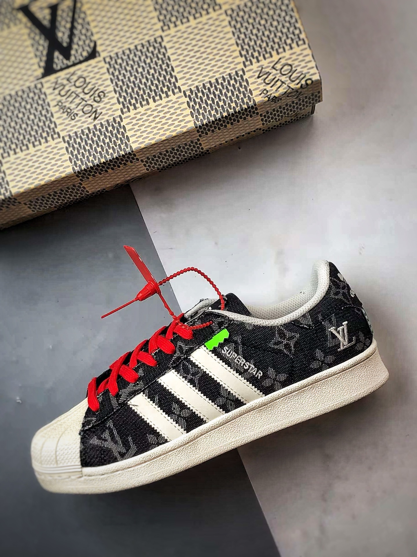 200 LV x AD Originals Superstar 黑白牛仔老花贝壳头 IG1988