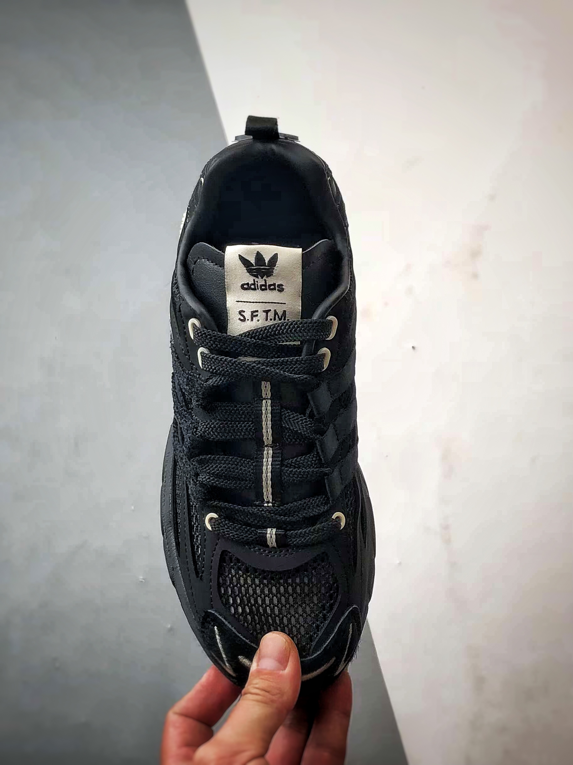 230 SFTM x AD Originals Adistar Cushion 黑色 复古前卫科技休闲运动老爹鞋 JP8436