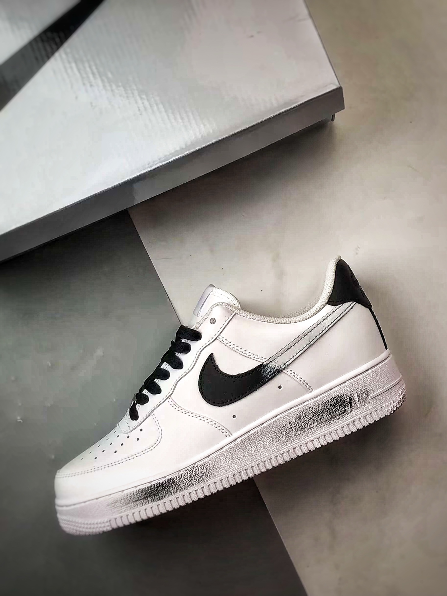 280 【定制球鞋】Air Force 1 Low 墨色清润 做旧黑白 经典休闲运动板鞋 ZH0316-078