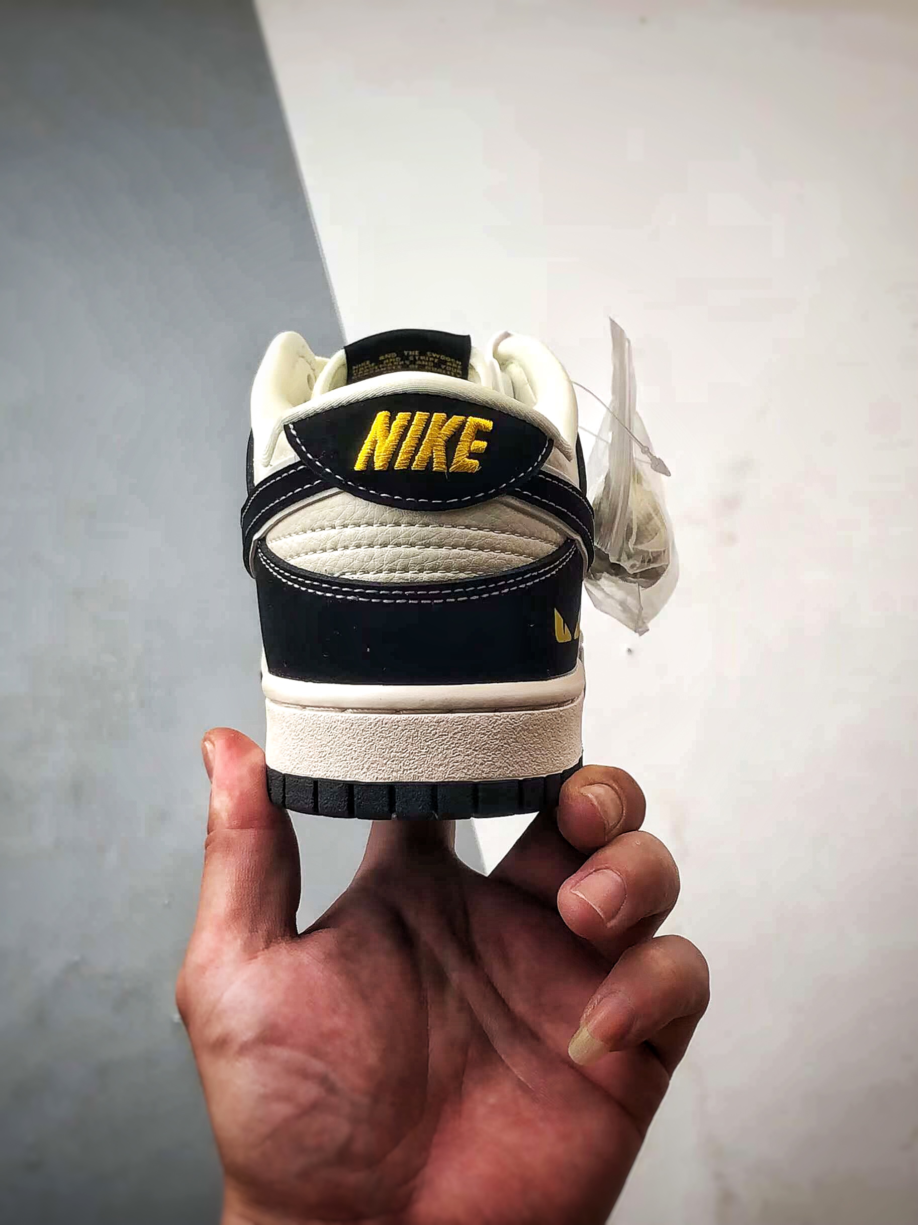 290 NK Dunk Low Retro ”DIY高端定制” 芬迪米白黑 低帮休闲运动板鞋 LW1818-115