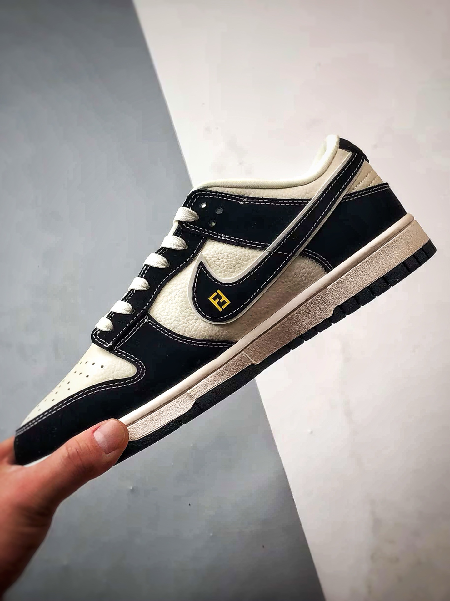 290 NK Dunk Low Retro ”DIY高端定制” 芬迪米白黑 低帮休闲运动板鞋 LW1818-115