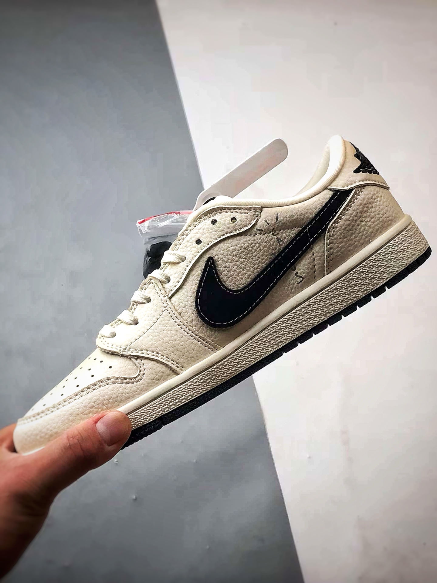 290 Air Jordan 1 Low OG ”高端定制” 斯图西米白黑倒钩 XS2024-043