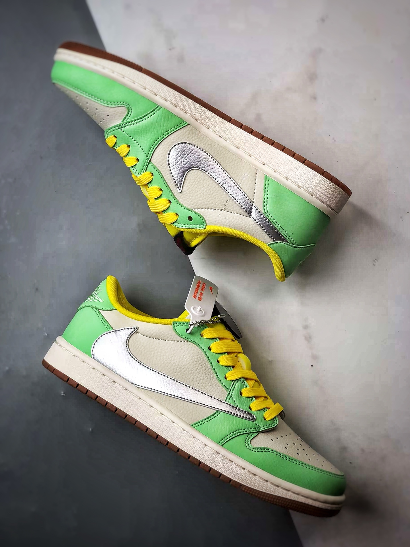 300 Air Jordan 1 Low OG ”高端定制” 米绿黄银倒钩 DN6901-092