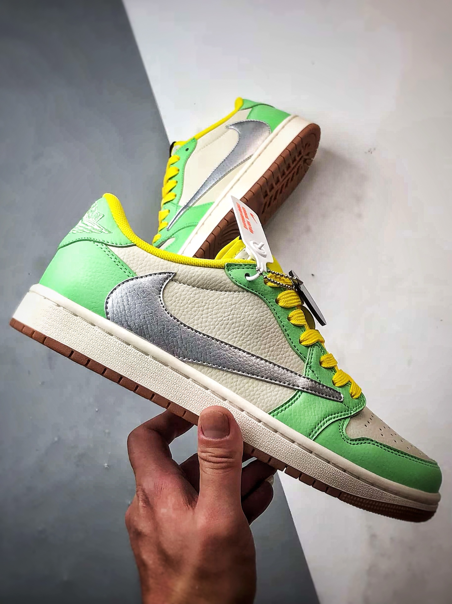 300 Air Jordan 1 Low OG ”高端定制” 米绿黄银倒钩 DN6901-092