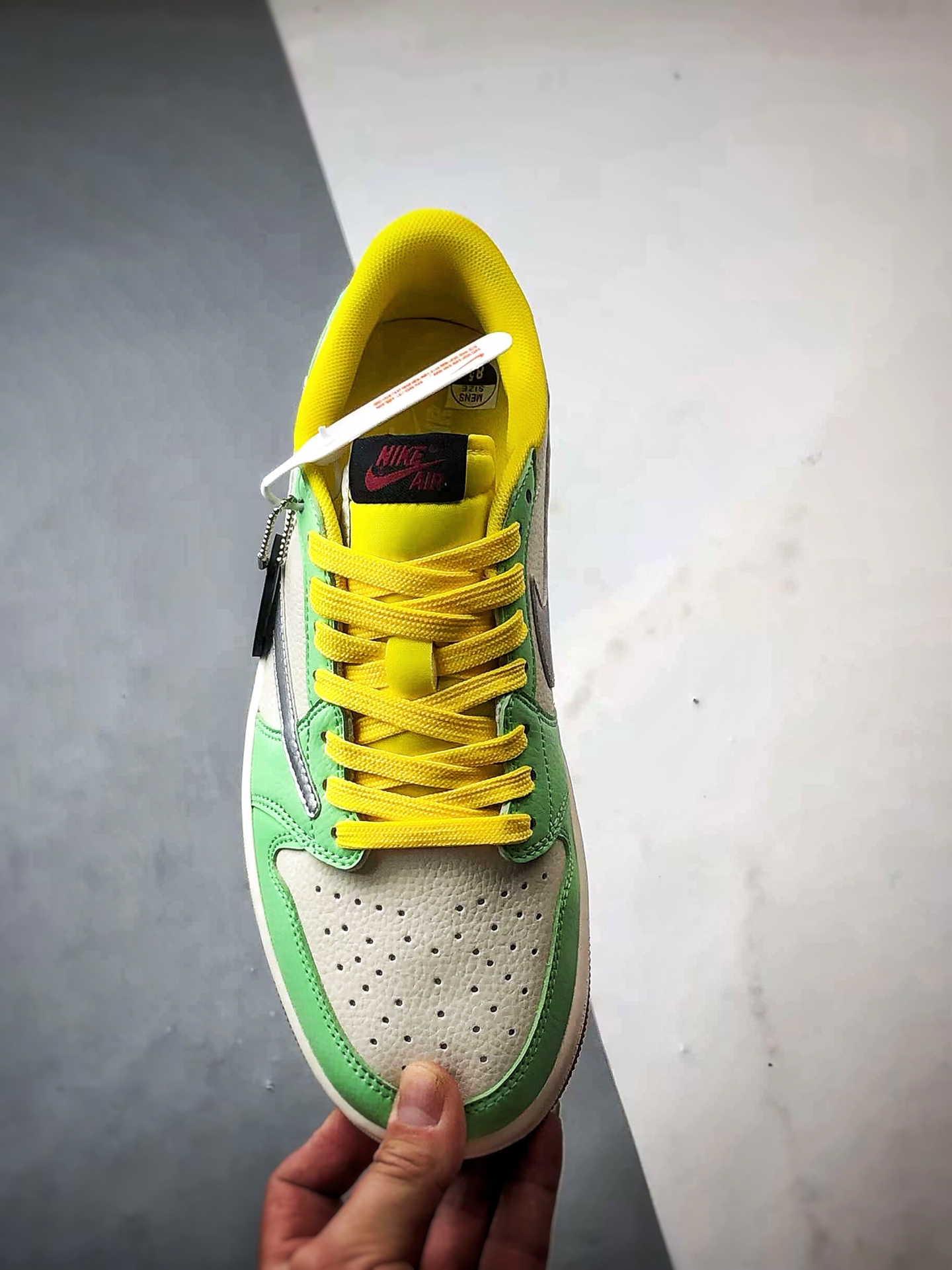 300 Air Jordan 1 Low OG ”高端定制” 米绿黄银倒钩 DN6901-092
