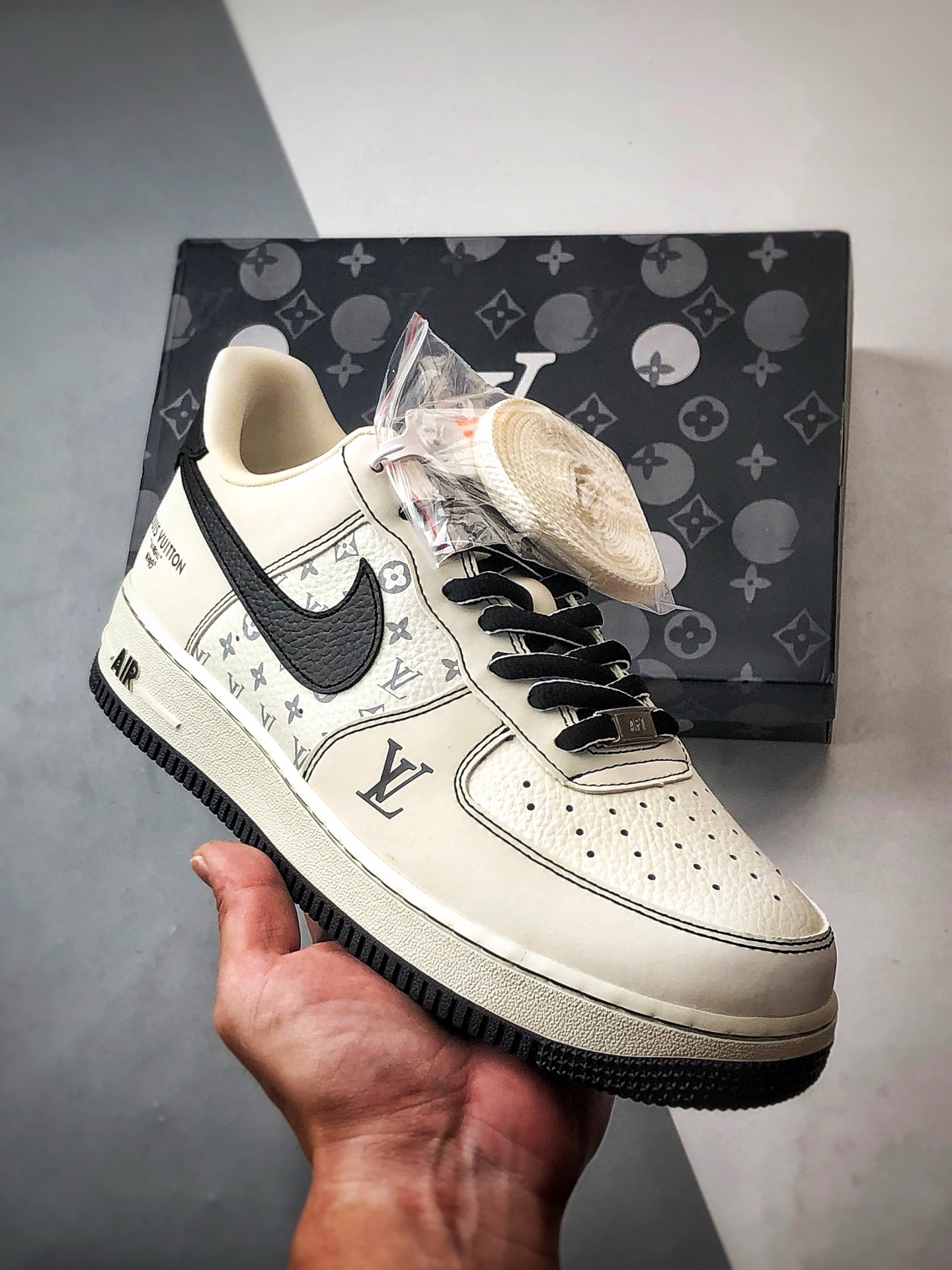 280 LV x Air Force 1 Low 印花米白黑 BZ6808-102