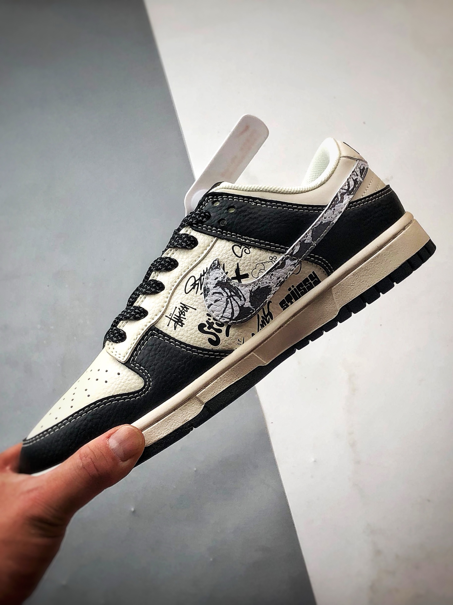290 NK Dunk Low Retro ”DIY高端定制” 斯图西黑白涂鸦 低帮休闲运动板鞋 XS6089-590