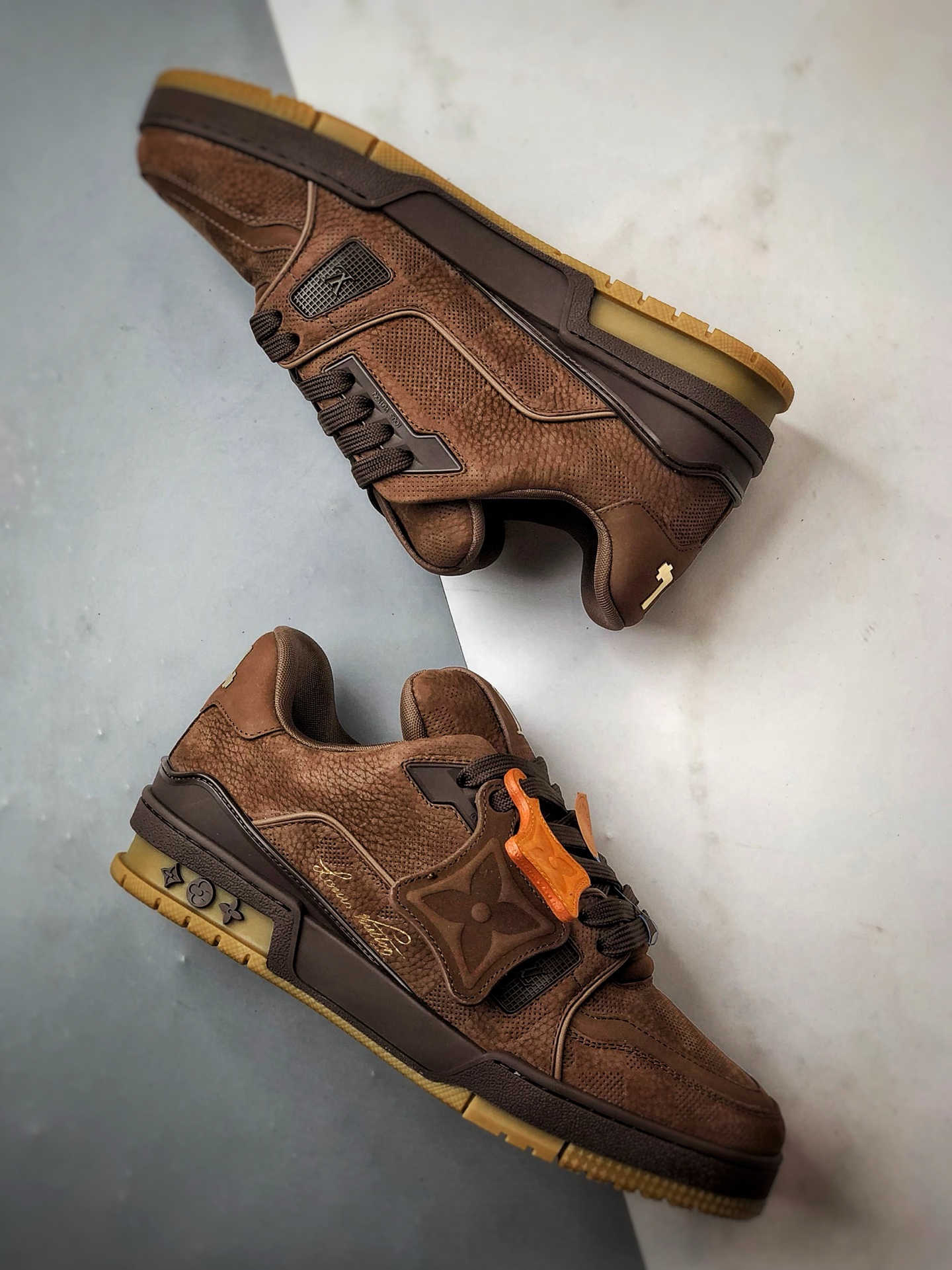 600 驴牌 Trainer 系列板鞋 褐色 小红书种草推荐