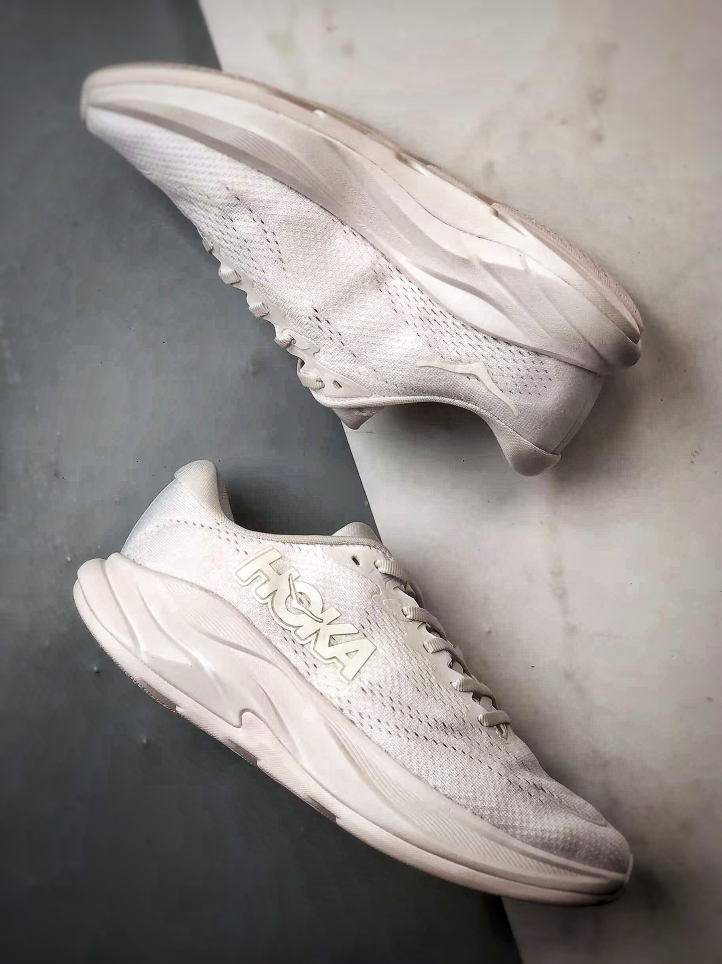 240 Hoka One One Rincon 4 白色 林康4代公路休闲跑步鞋 1155131-WWH