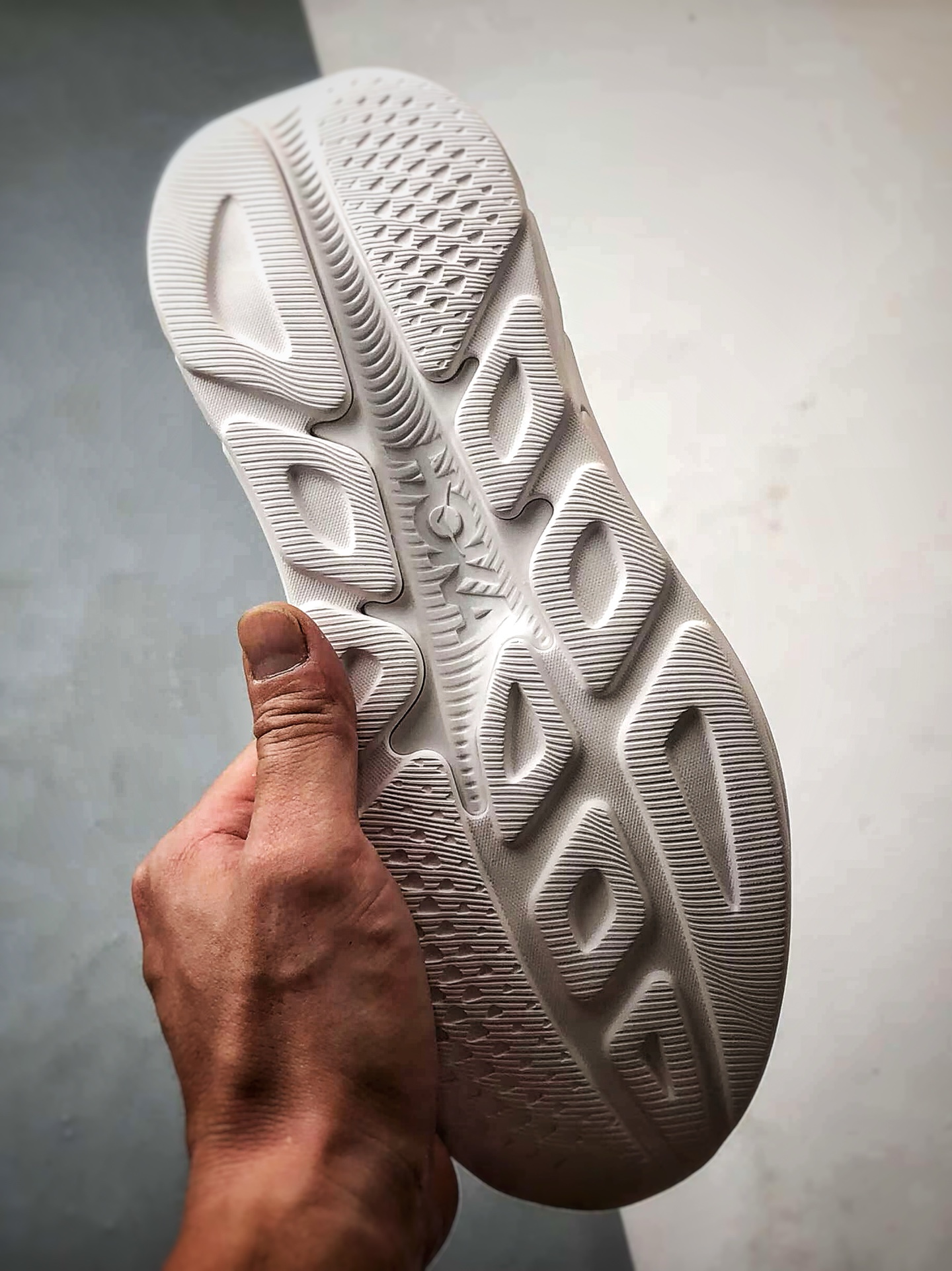 240 Hoka One One Rincon 4 白色 林康4代公路休闲跑步鞋 1155131-WWH