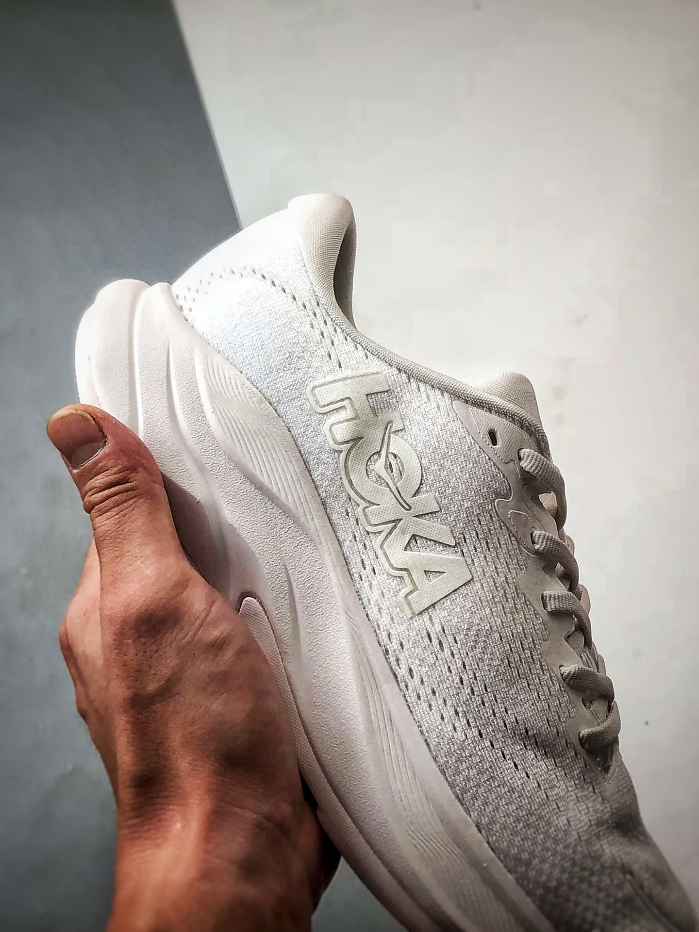 240 Hoka One One Rincon 4 白色 林康4代公路休闲跑步鞋 1155131-WWH