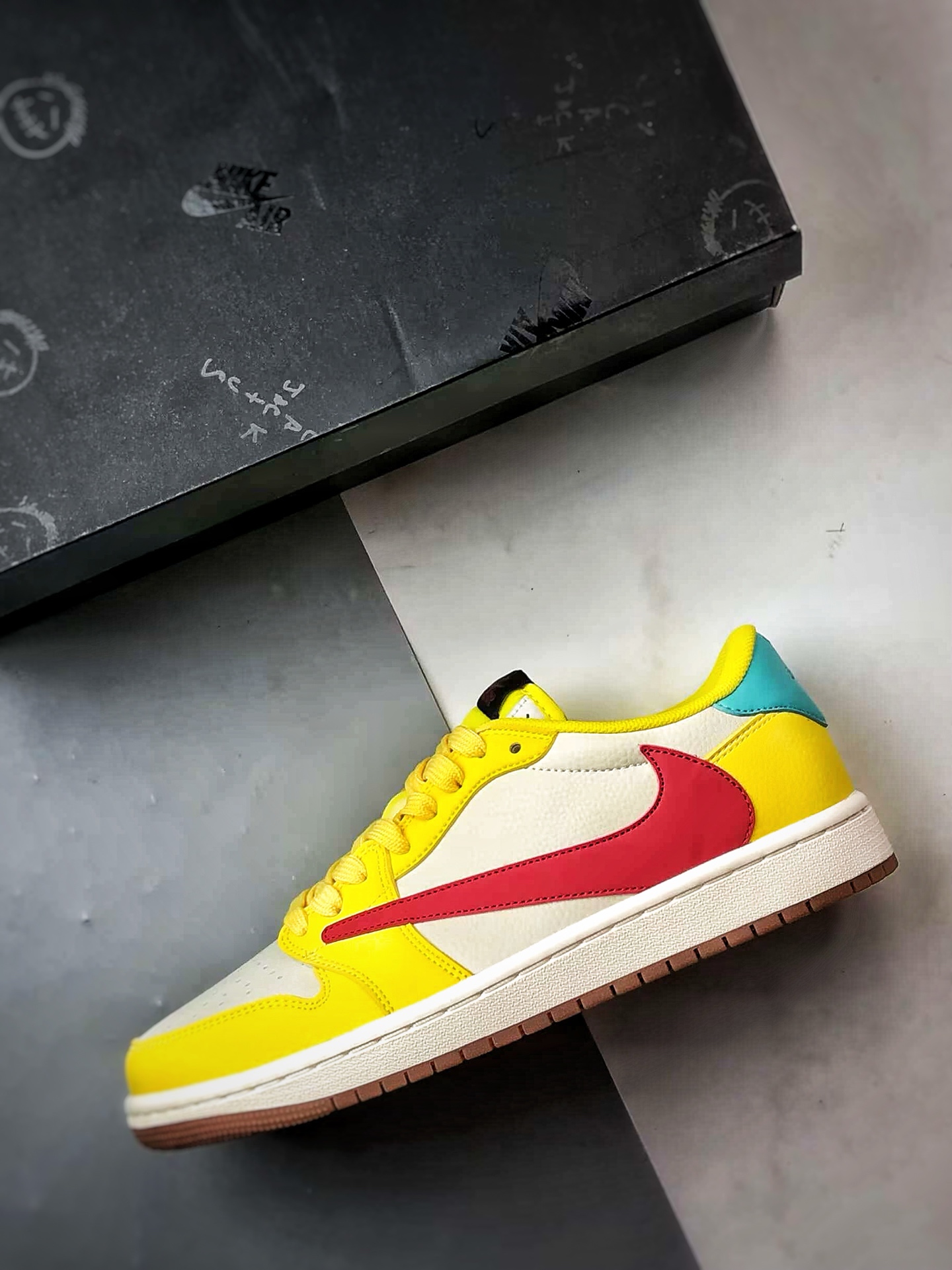 300 Air Jordan 1 Low OG ”高端定制” 米黄红倒钩 DN6901-091