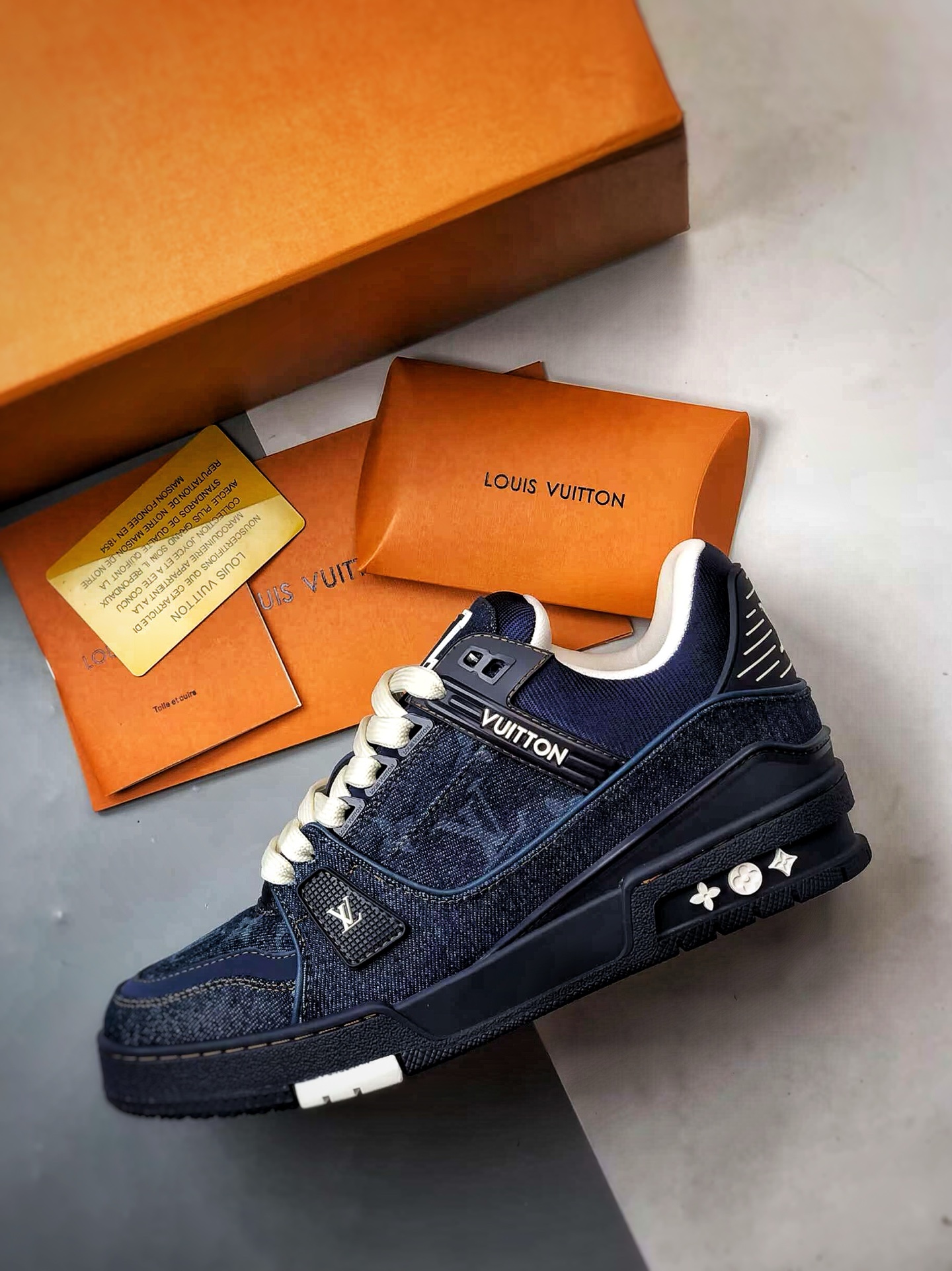 600 驴牌 Trainer 系列板鞋 海军蓝牛仔
