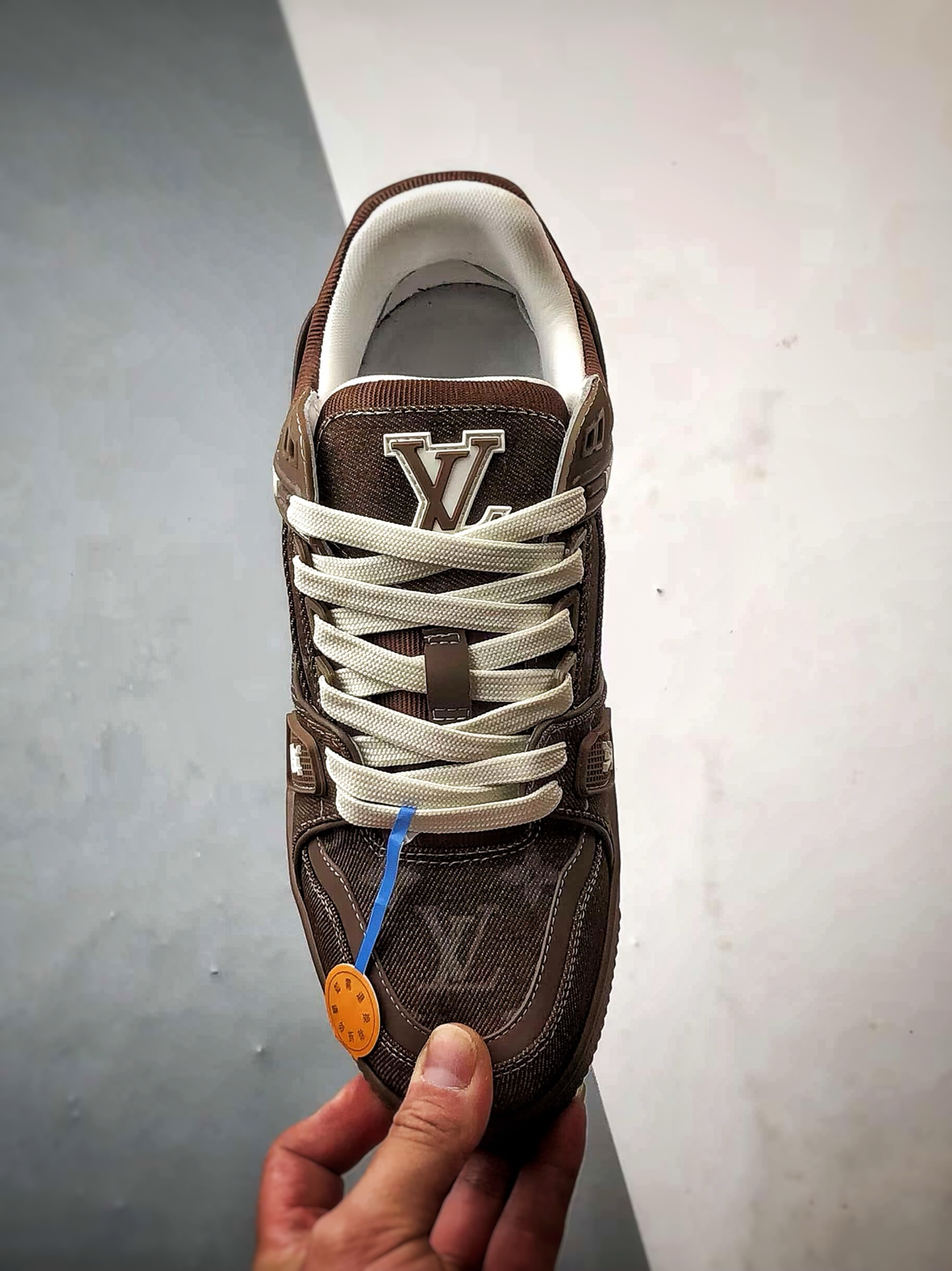 600 驴牌 Trainer 系列板鞋 咖啡色牛仔