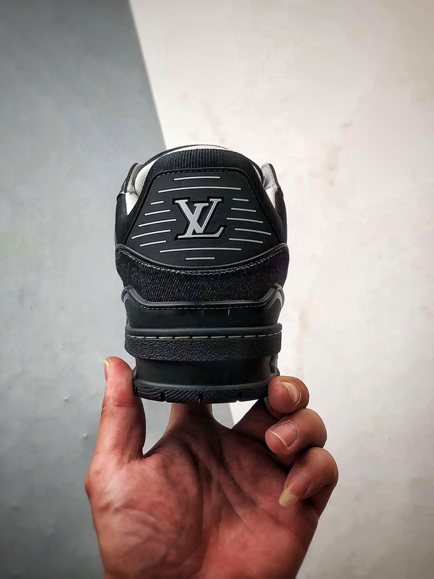 600 驴牌 Trainer 系列板鞋 黑色牛仔