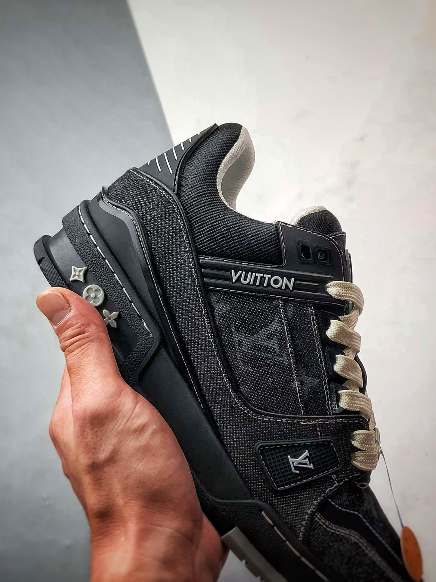 600 驴牌 Trainer 系列板鞋 黑色牛仔