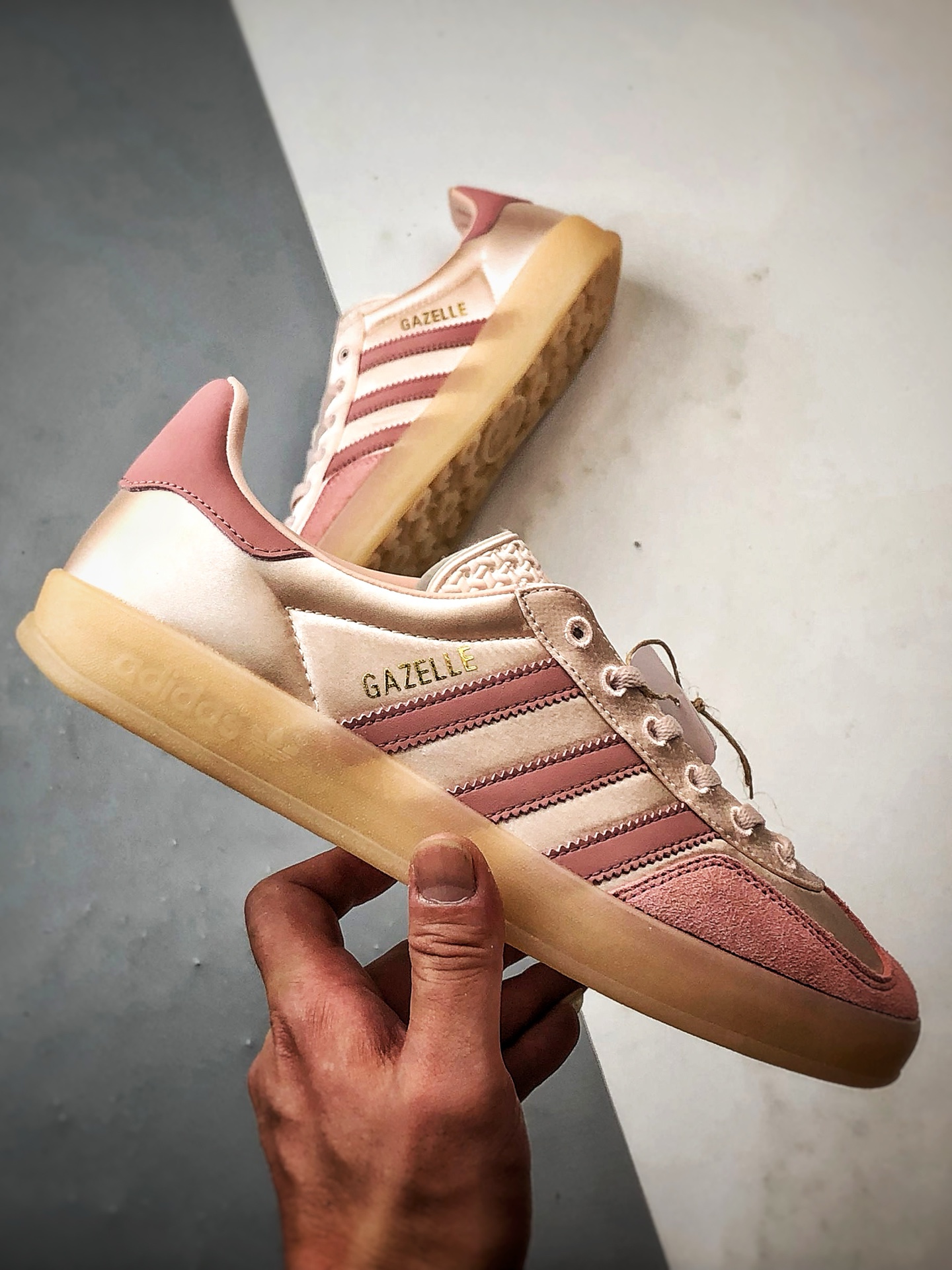 200 AD Originals Gazelle Indoor 粉色 三叶草复古休闲运动板鞋 JI2709