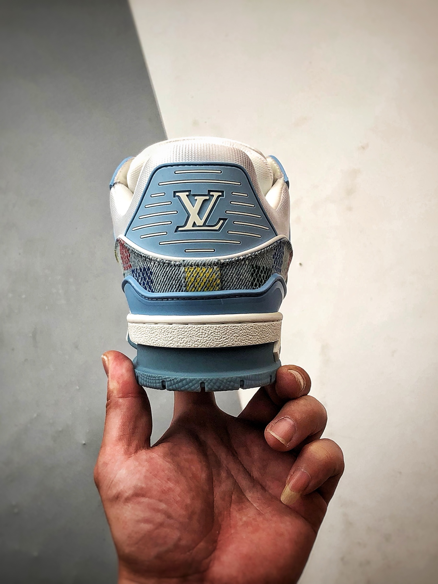 600 驴牌 Trainer 系列板鞋 蓝色牛仔