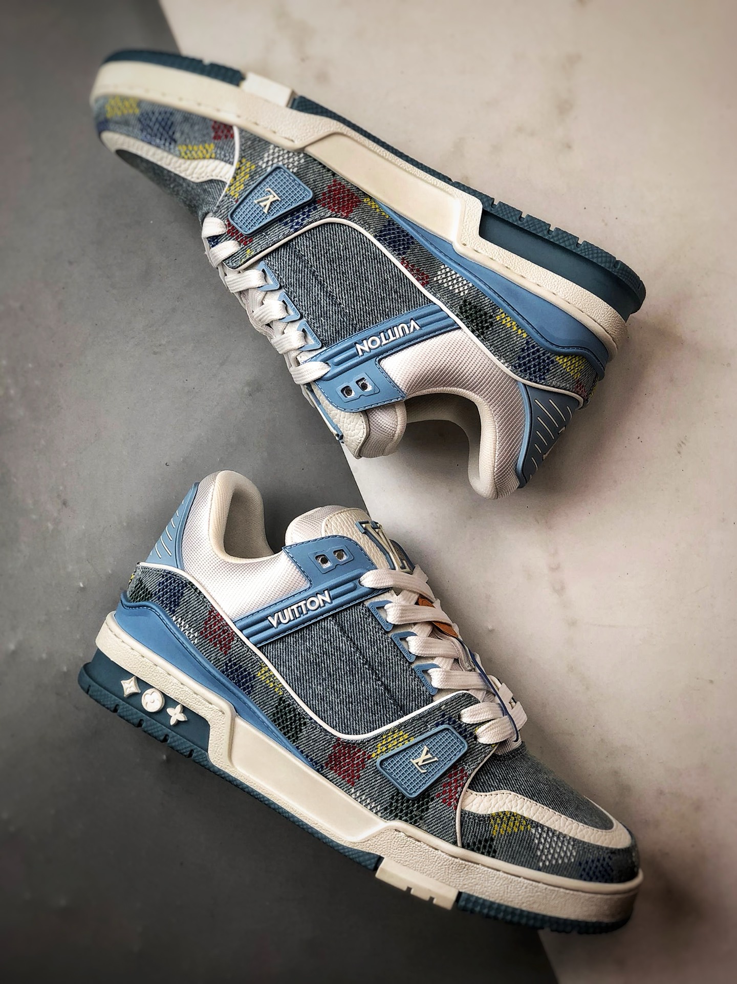 600 驴牌 Trainer 系列板鞋 蓝色牛仔