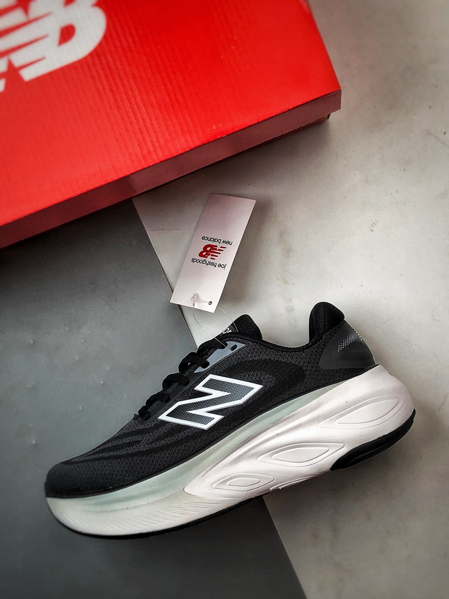 190 New Balance Fresh Foam X More v6 黑白 厚底网布织物减震舒适越野跑步鞋 MMORXA6