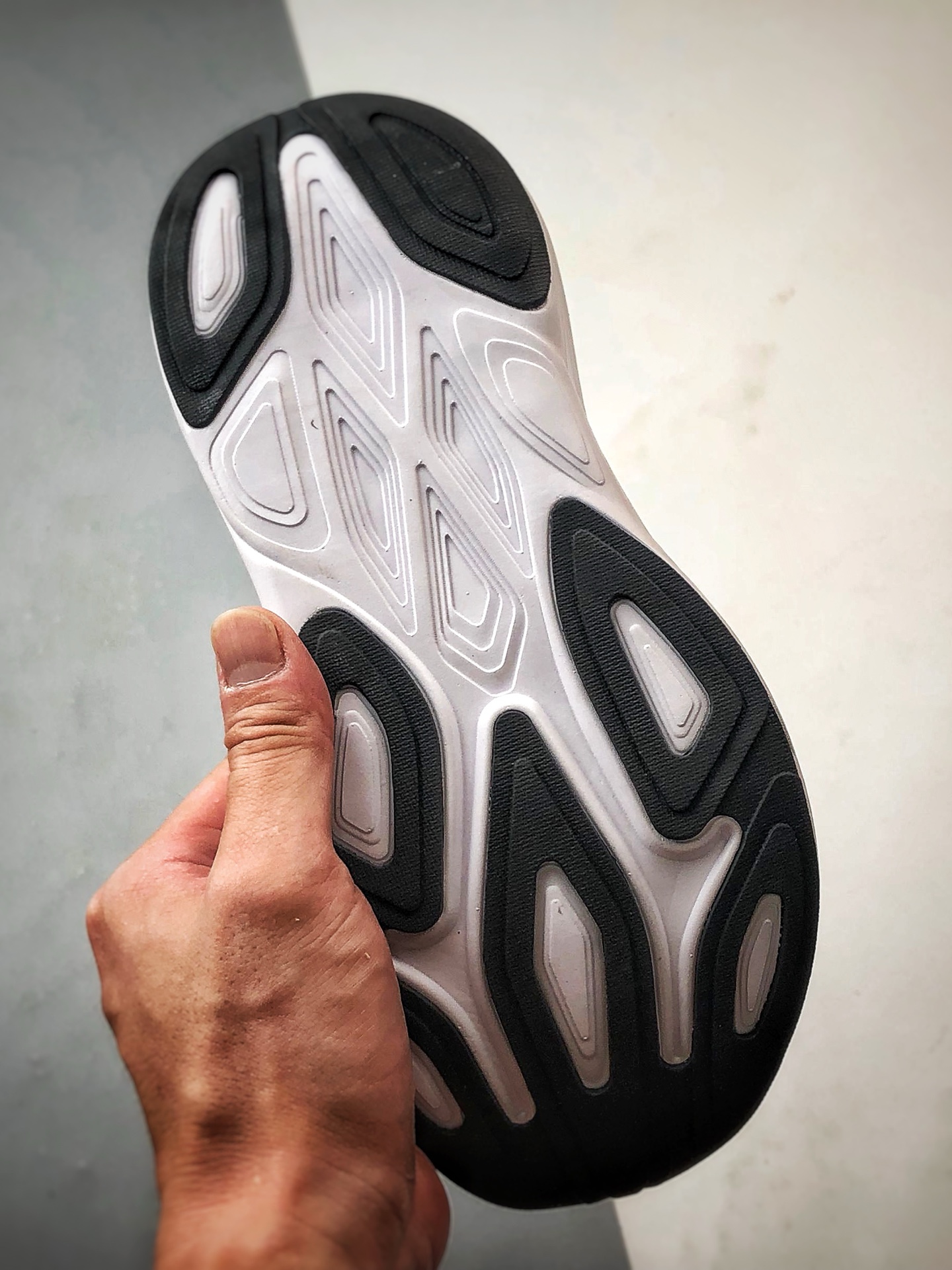 190 New Balance Fresh Foam X More v6 黑白 厚底网布织物减震舒适越野跑步鞋 MMORXA6