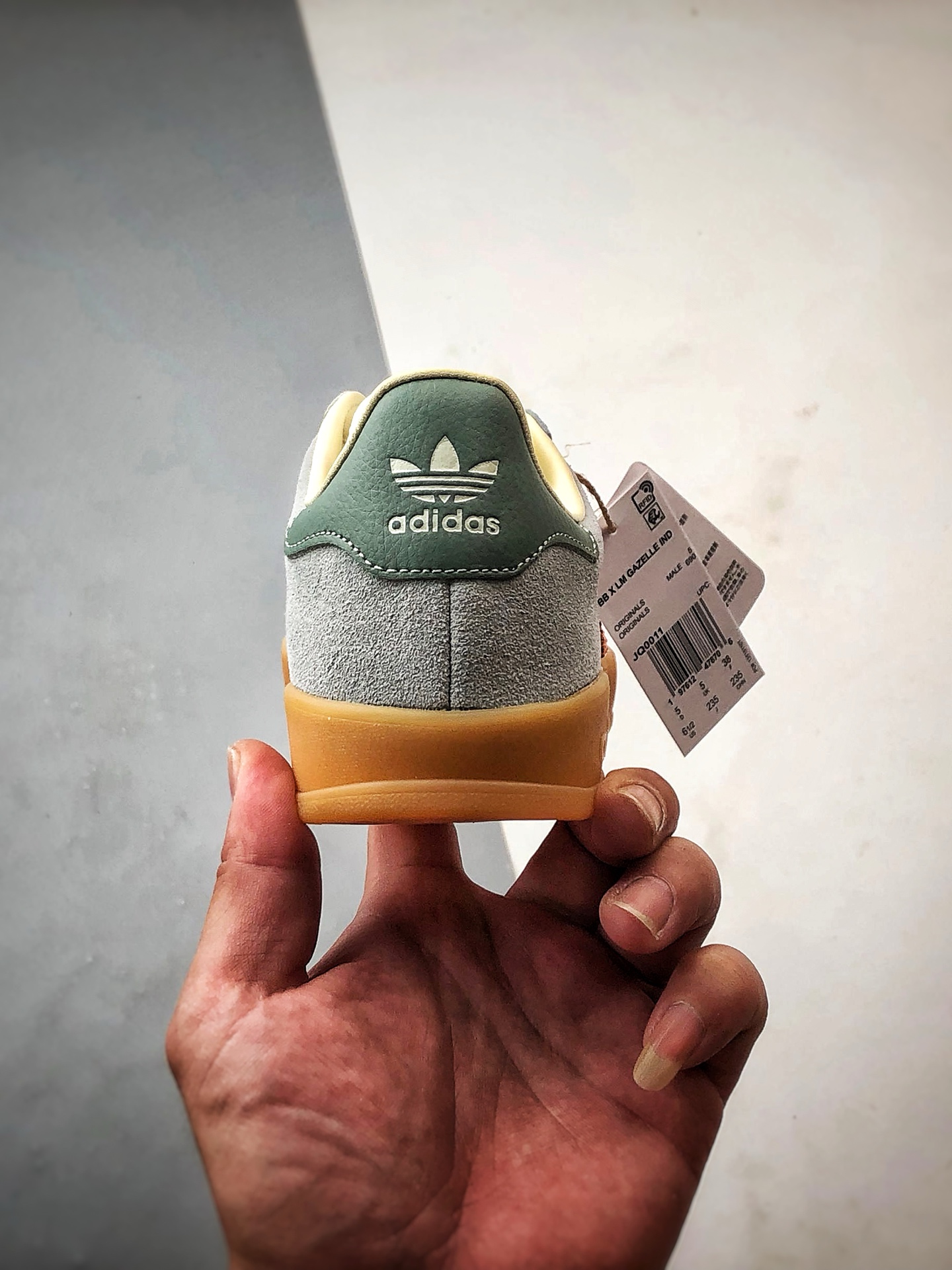 180 AD Originals Gazelle Indoor 灰绿橘 三叶草复古休闲运动板鞋 JQ0011
