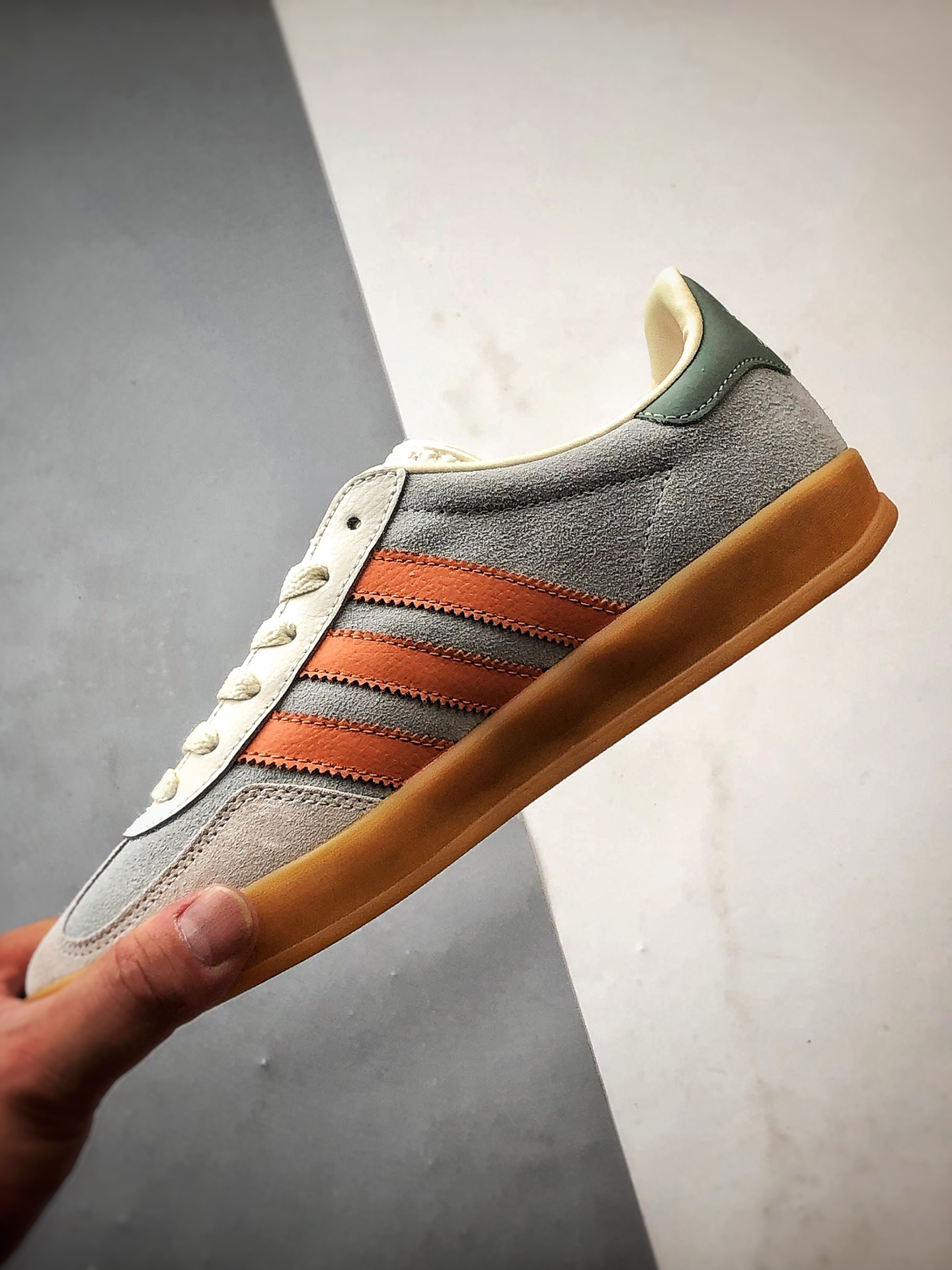 180 AD Originals Gazelle Indoor 灰绿橘 三叶草复古休闲运动板鞋 JQ0011
