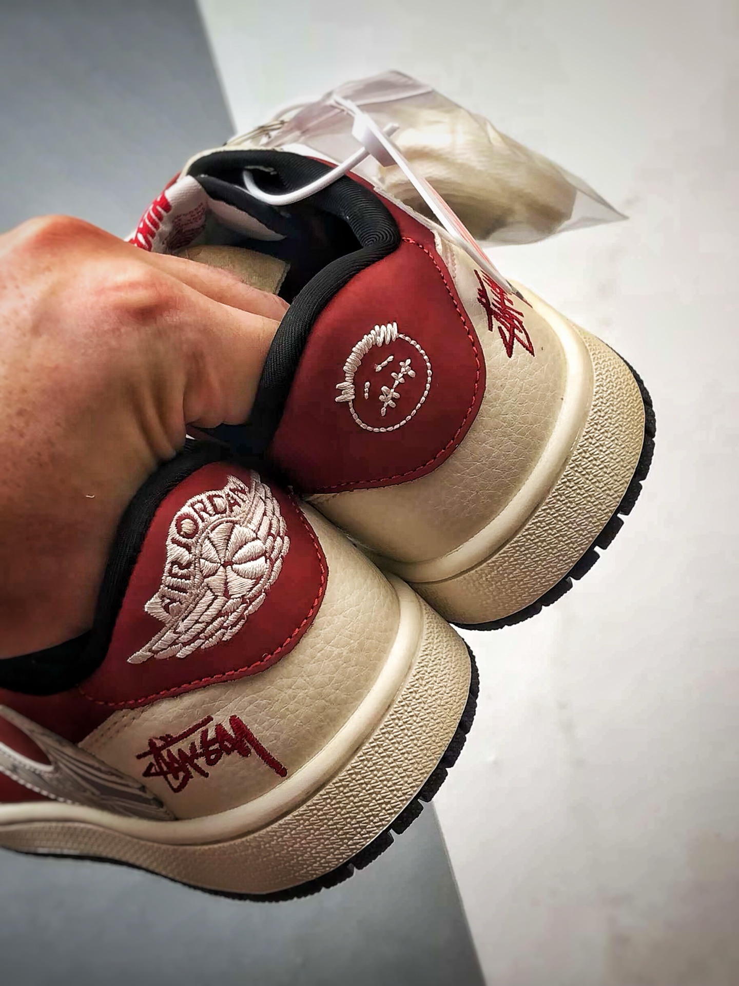 Air Jordan 1 Low OG ”高端定制” 斯图西米白红倒钩 LD2025-017