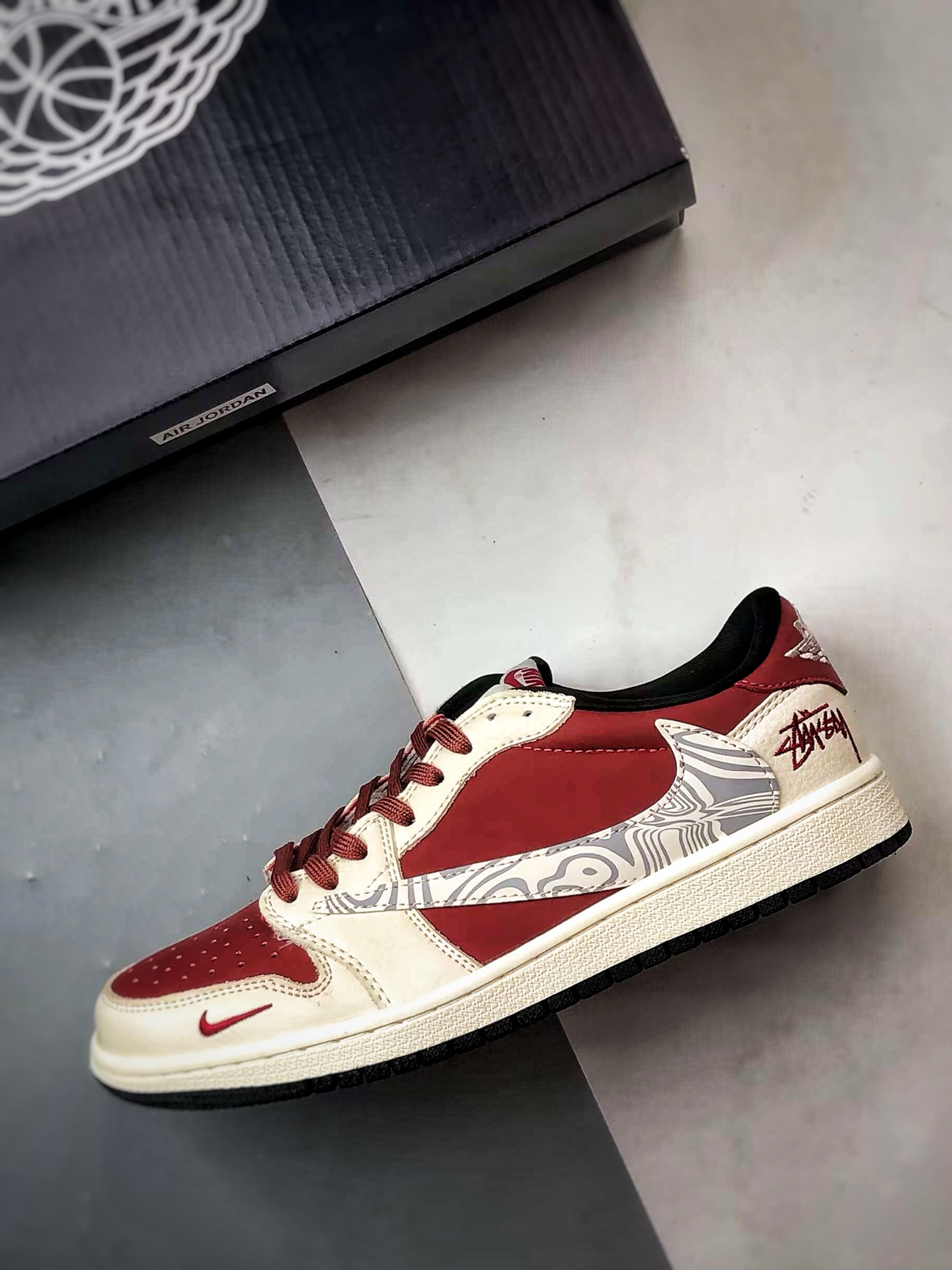 Air Jordan 1 Low OG ”高端定制” 斯图西米白红倒钩 LD2025-017