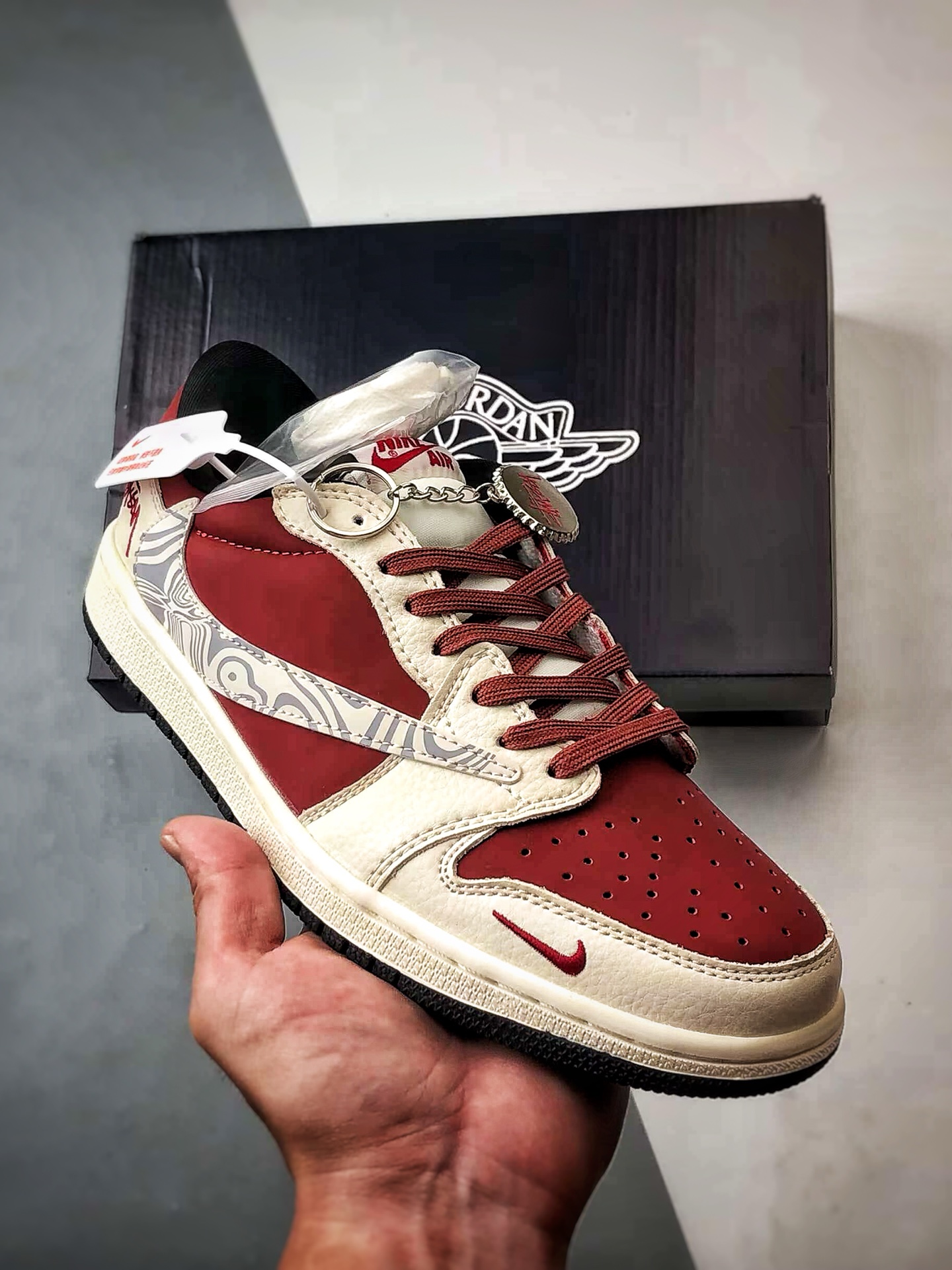 Air Jordan 1 Low OG ”高端定制” 斯图西米白红倒钩 LD2025-017