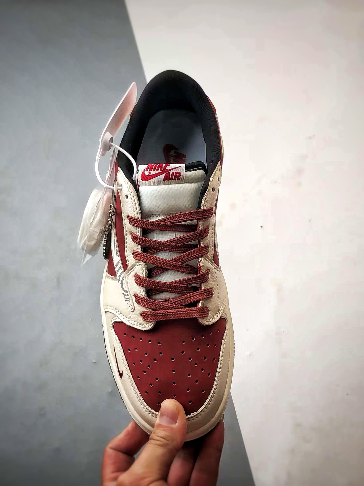 Air Jordan 1 Low OG ”高端定制” 斯图西米白红倒钩 LD2025-017