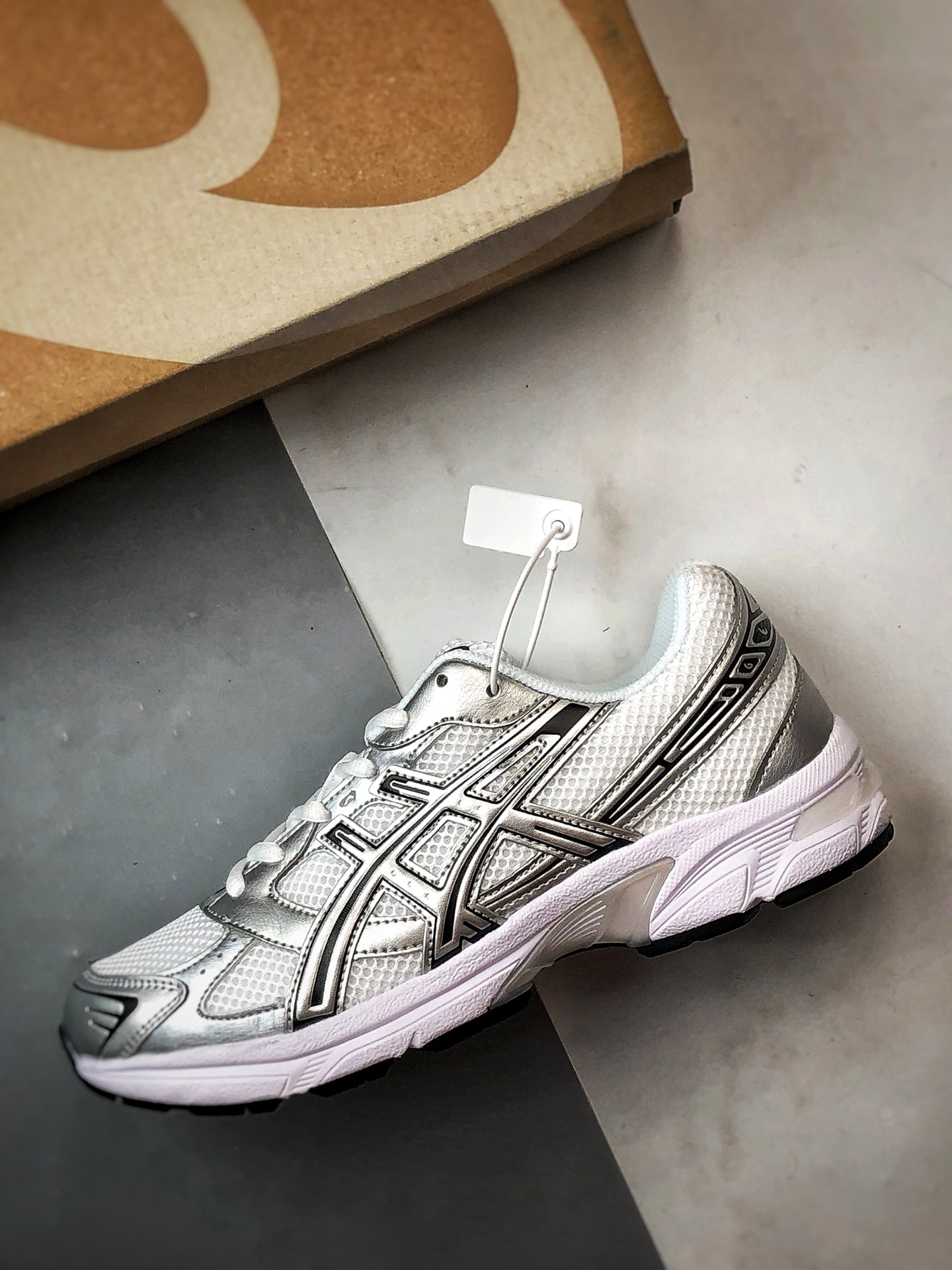 200 Asics Gel-1130 白银色 亚瑟士轻便百搭休闲运动慢跑鞋 1201B020-100