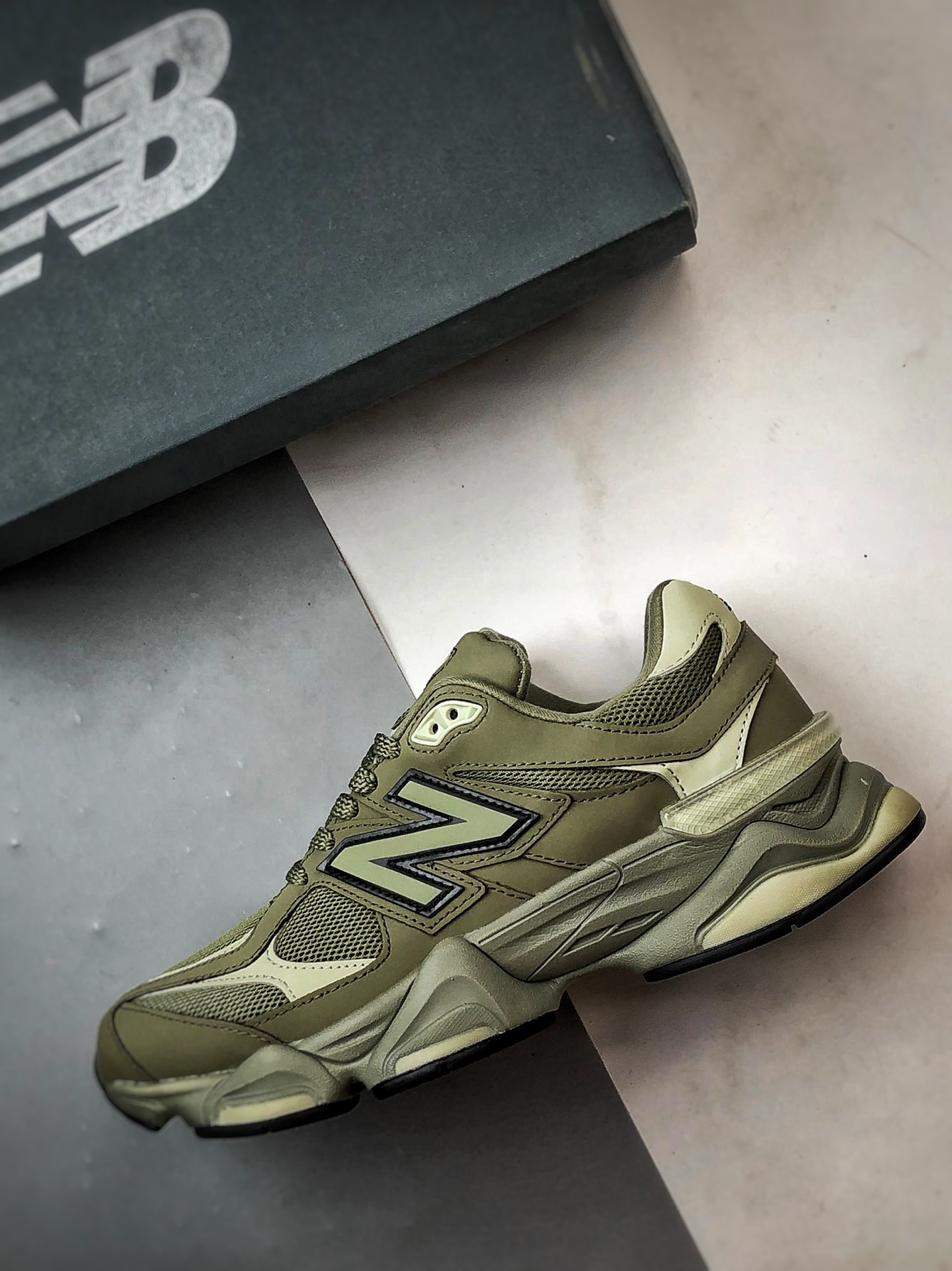 250 New Balance 9060 橄榄绿 复古休闲运动老爹鞋 U9060ZGD