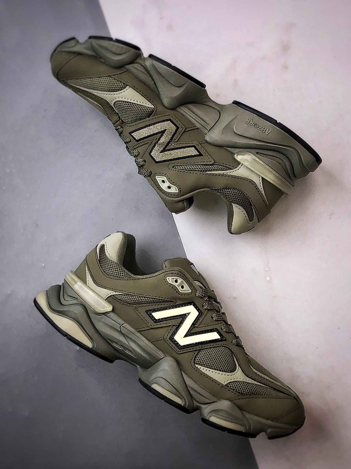 250 New Balance 9060 橄榄绿 复古休闲运动老爹鞋 U9060ZGD