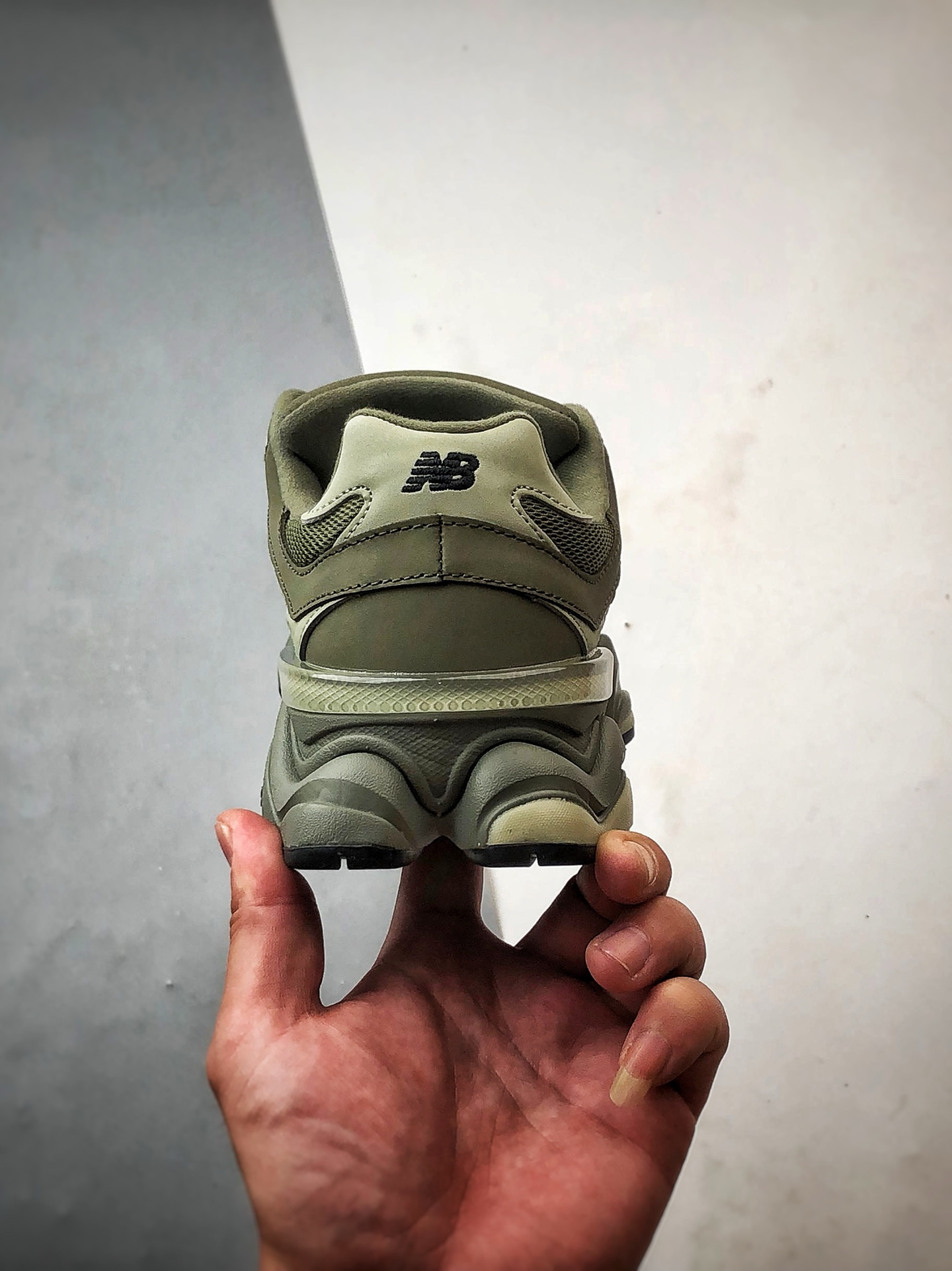 250 New Balance 9060 橄榄绿 复古休闲运动老爹鞋 U9060ZGD
