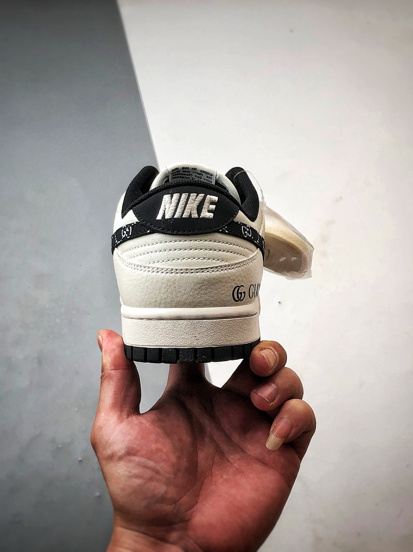 NK Dunk Low Retro ”DIY高端定制” 古驰白色印花黑钩 低帮休闲运动板鞋 XD6188-048