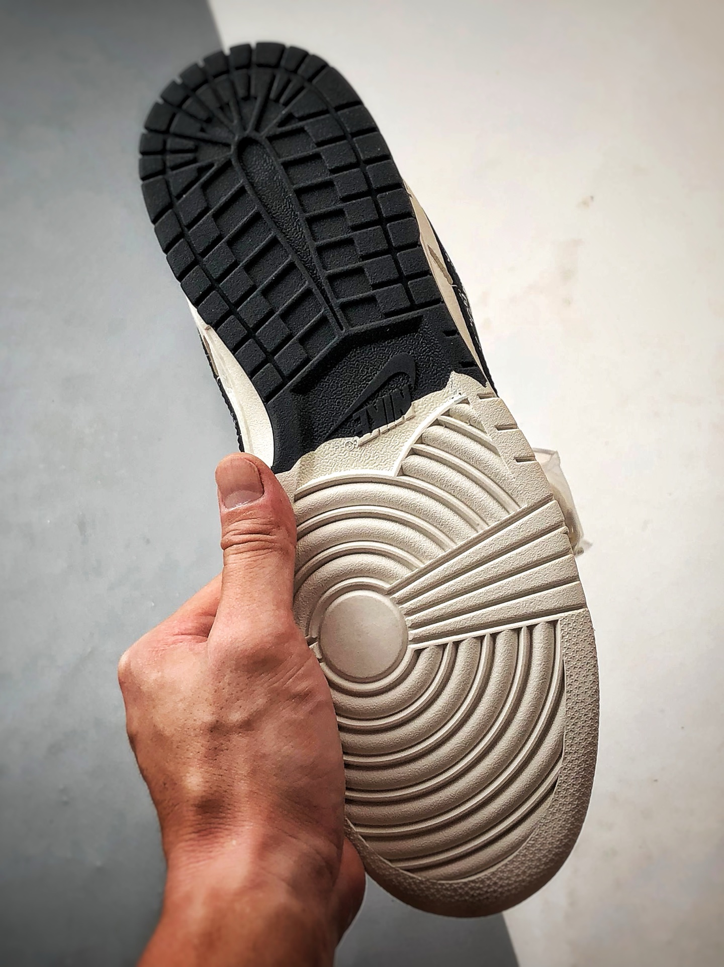 NK Dunk Low Retro ”DIY高端定制” 古驰白色印花黑钩 低帮休闲运动板鞋 XD6188-048