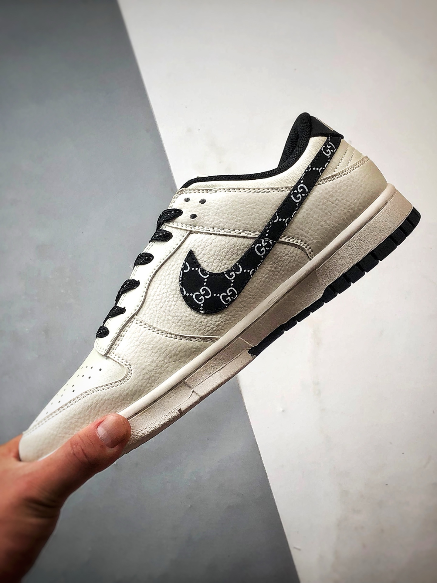 NK Dunk Low Retro ”DIY高端定制” 古驰白色印花黑钩 低帮休闲运动板鞋 XD6188-048