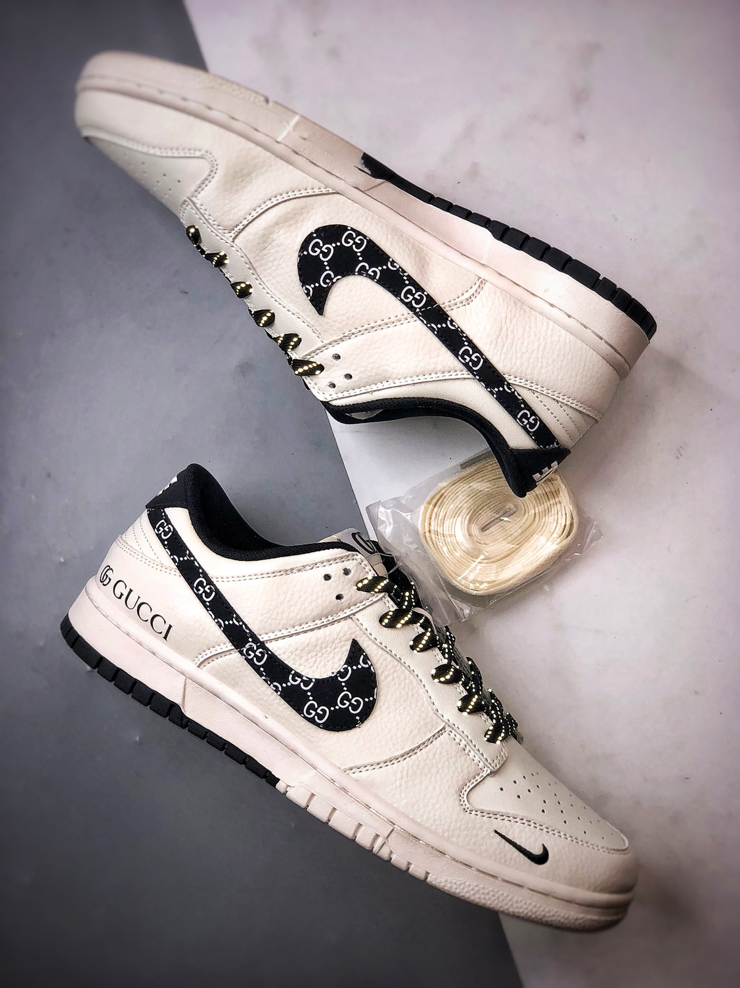 NK Dunk Low Retro ”DIY高端定制” 古驰白色印花黑钩 低帮休闲运动板鞋 XD6188-048