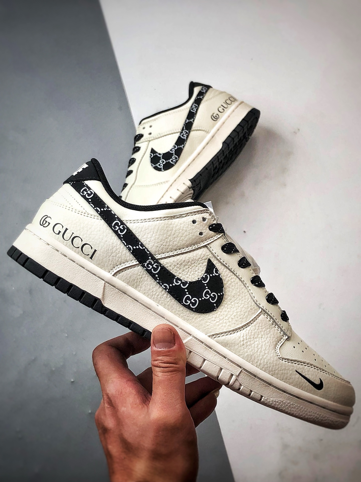 NK Dunk Low Retro ”DIY高端定制” 古驰白色印花黑钩 低帮休闲运动板鞋 XD6188-048