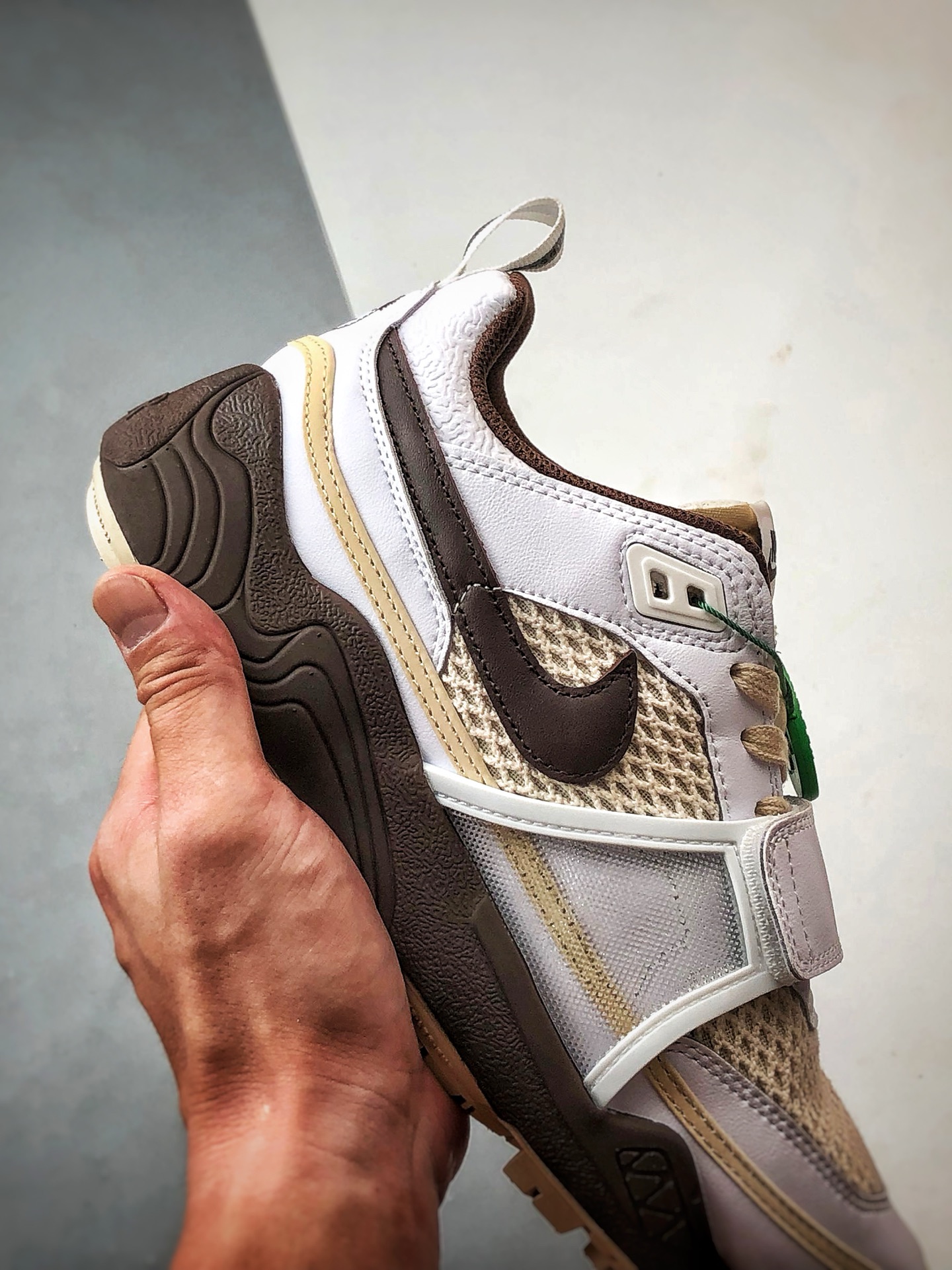 Travis Scott x NK Zoom Field Jaxx ”White/Light Chocolate” 联名款米白摩卡棕 HQ3073-100