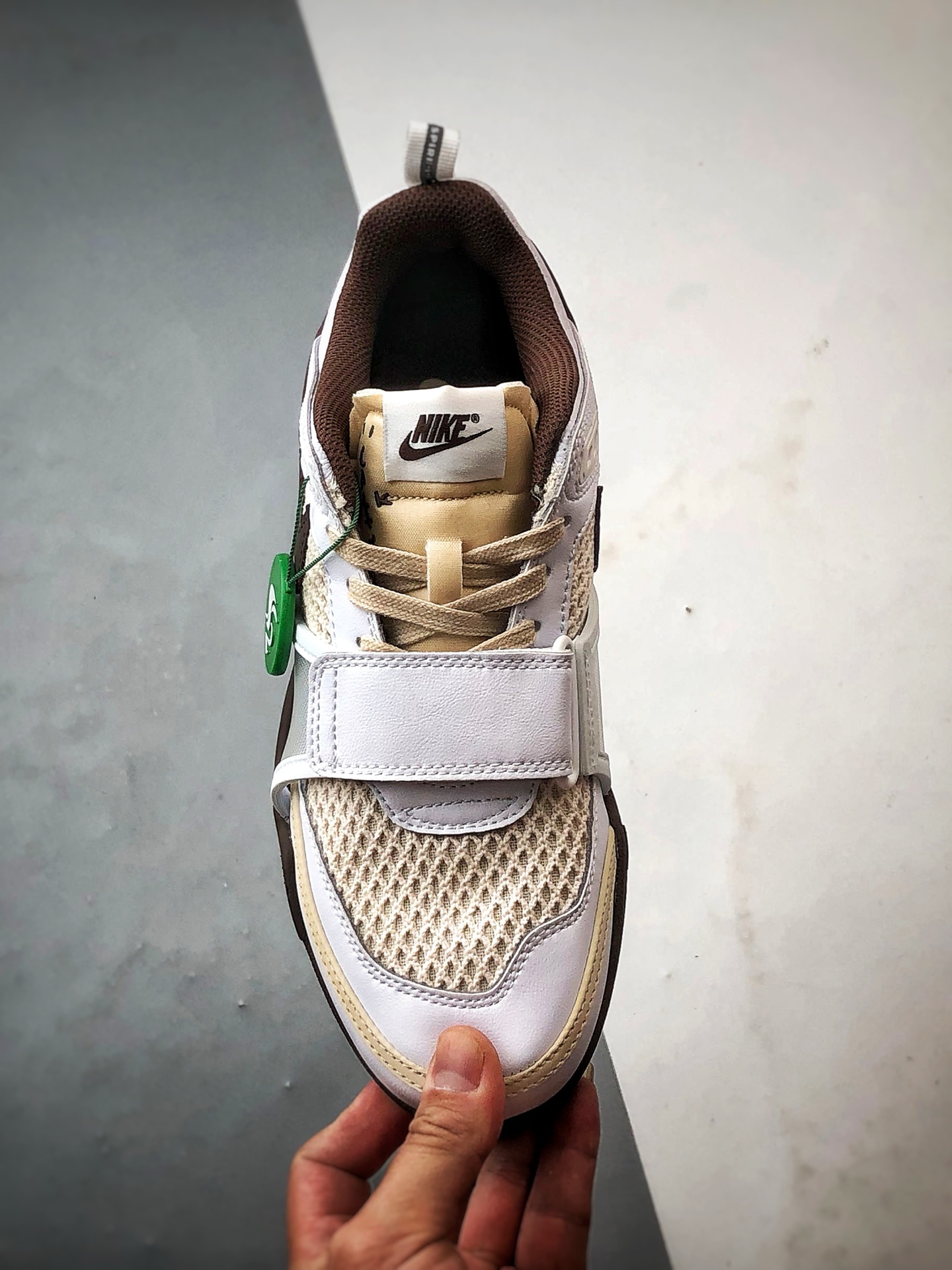 Travis Scott x NK Zoom Field Jaxx ”White/Light Chocolate” 联名款米白摩卡棕 HQ3073-100