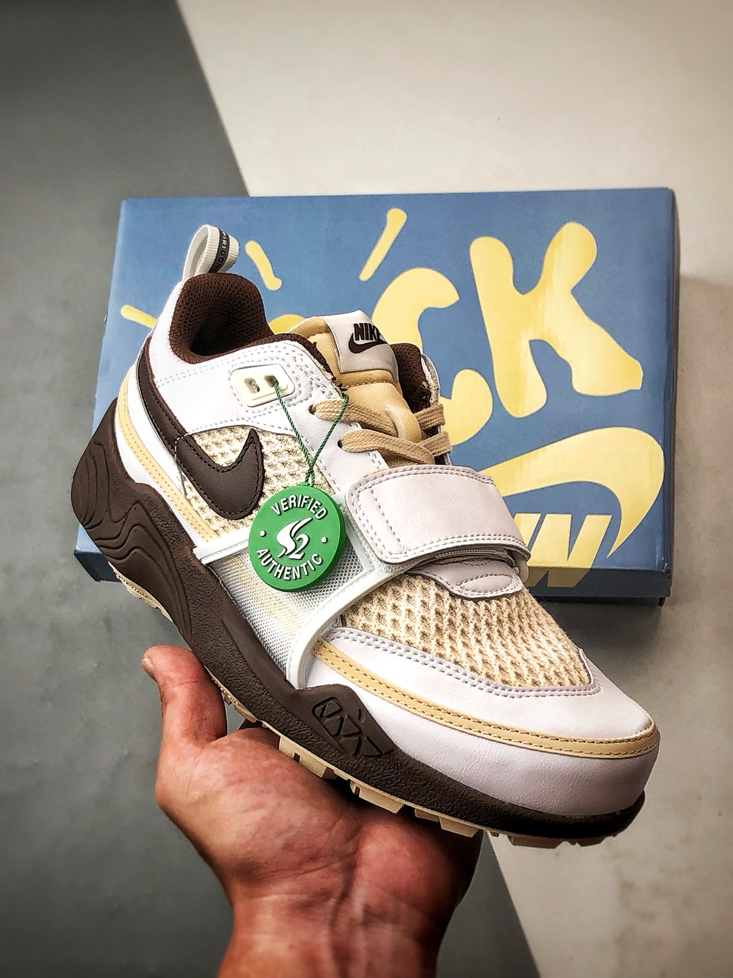 Travis Scott x NK Zoom Field Jaxx ”White/Light Chocolate” 联名款米白摩卡棕 HQ3073-100