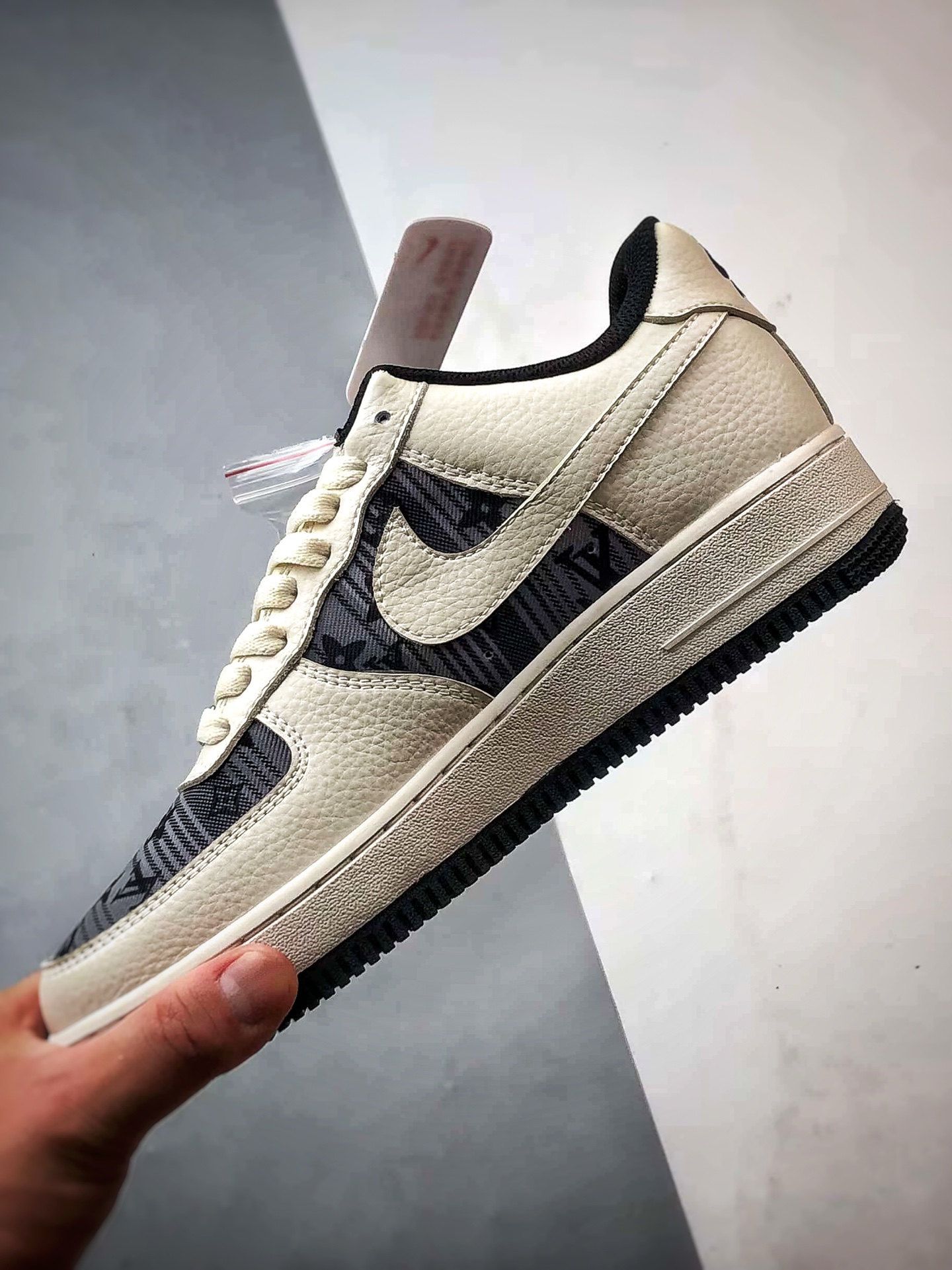 Air Force 1 '07 Low 三方联名白灰黑 BZ68808-108