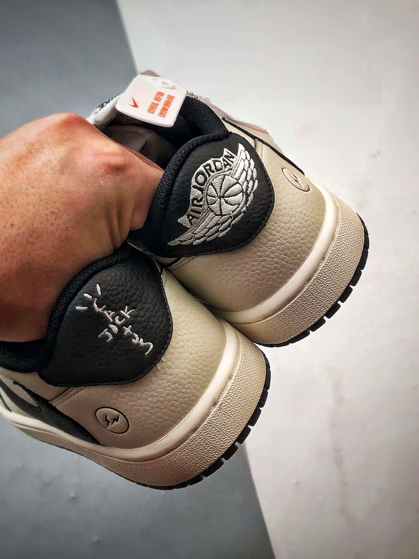 Air Jordan 1 Low OG ”高端定制” 闪电米白黑倒钩 LK1099-061