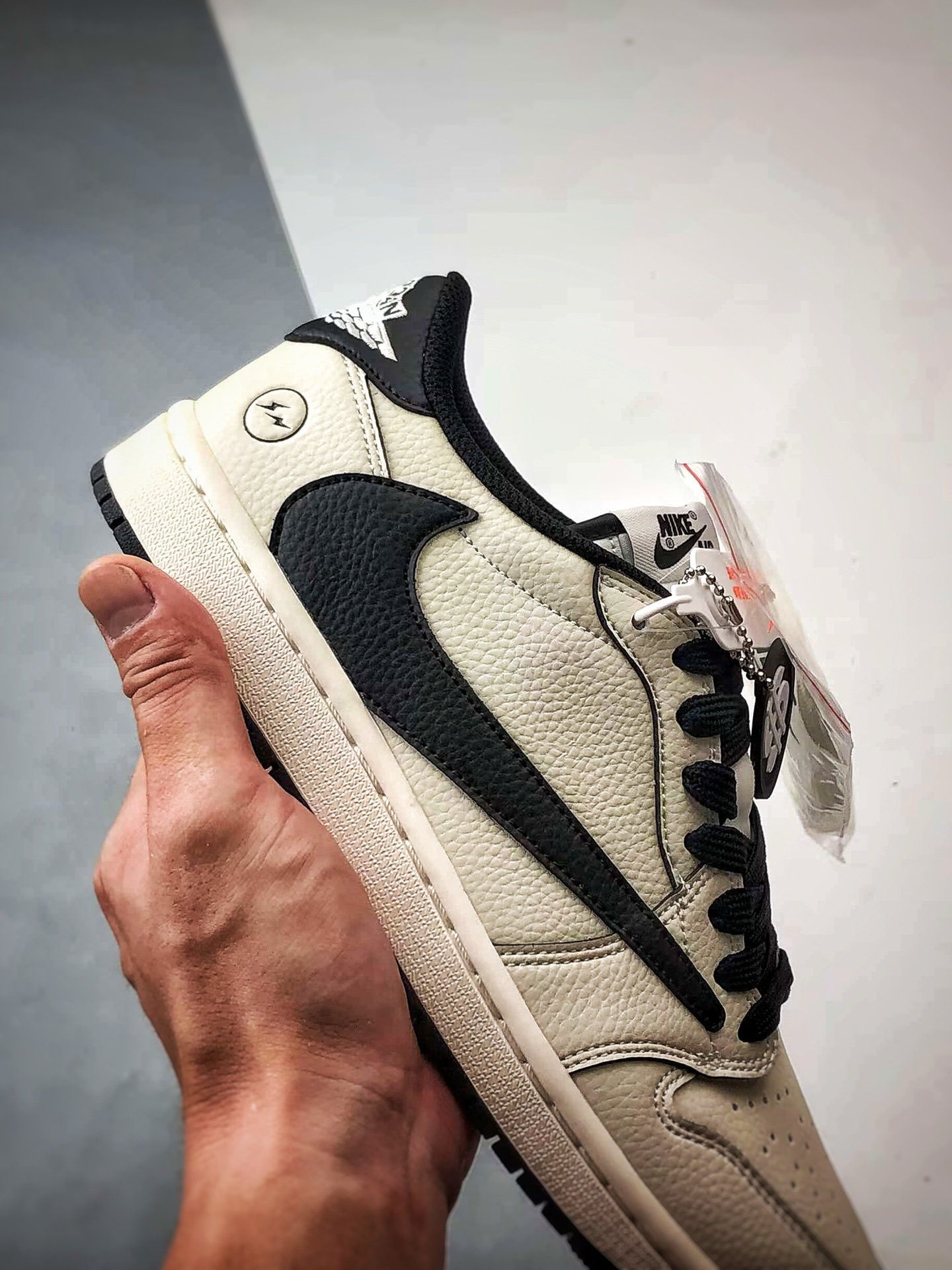 Air Jordan 1 Low OG ”高端定制” 闪电米白黑倒钩 LK1099-061