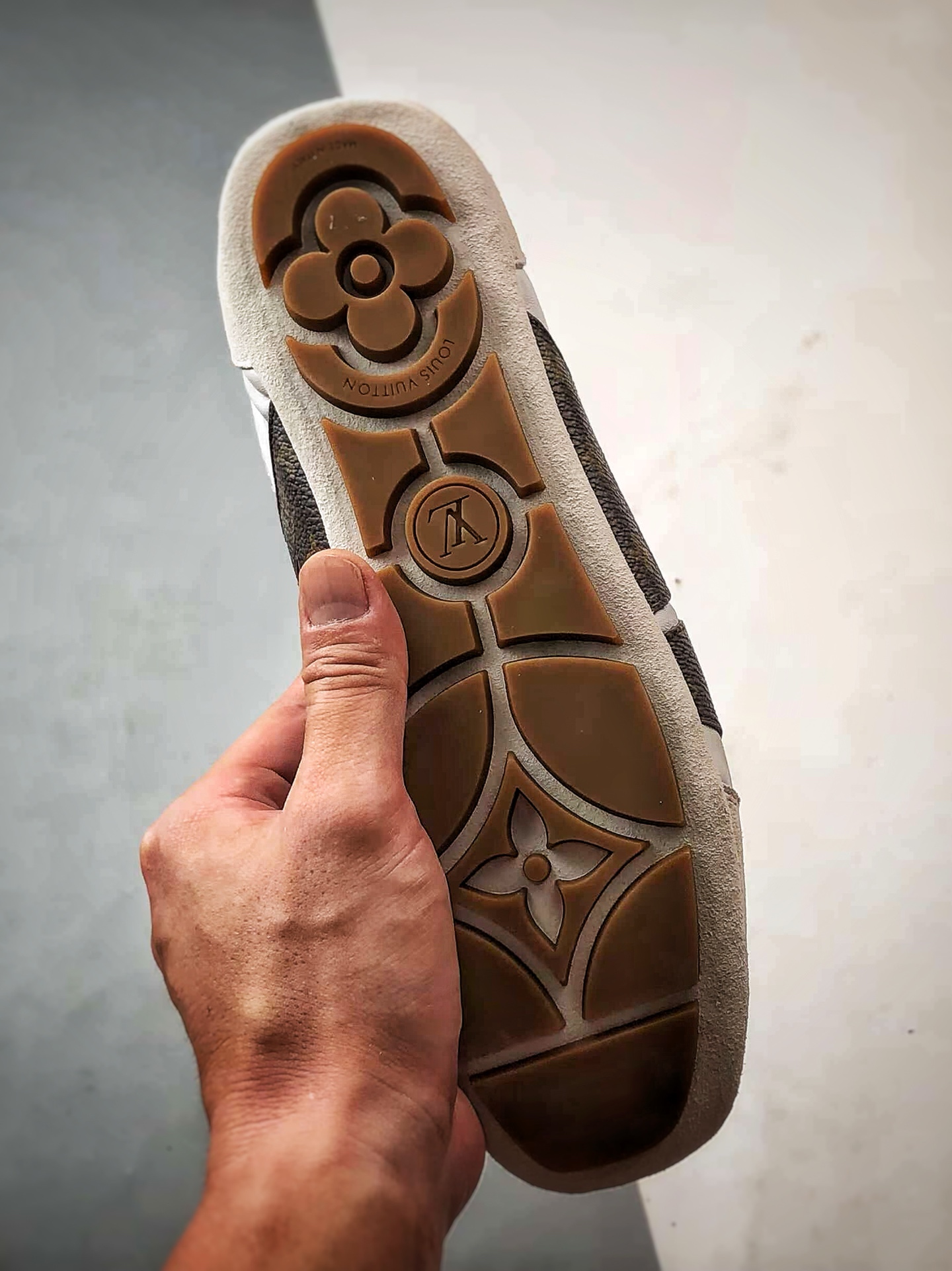 驴牌 Sneakerina 德训鞋系列 白灰棕 圆头系带芭蕾风平底运动休闲鞋