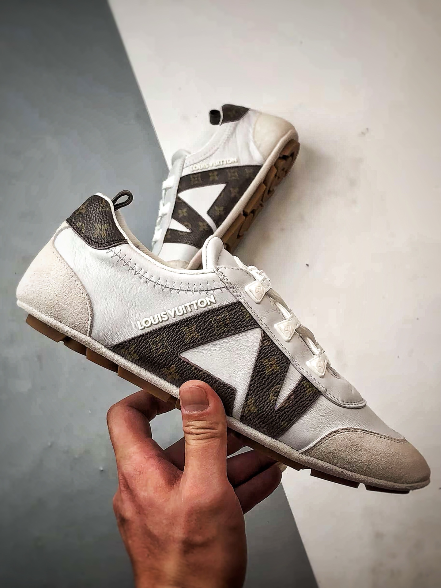 驴牌 Sneakerina 德训鞋系列 白灰棕 圆头系带芭蕾风平底运动休闲鞋