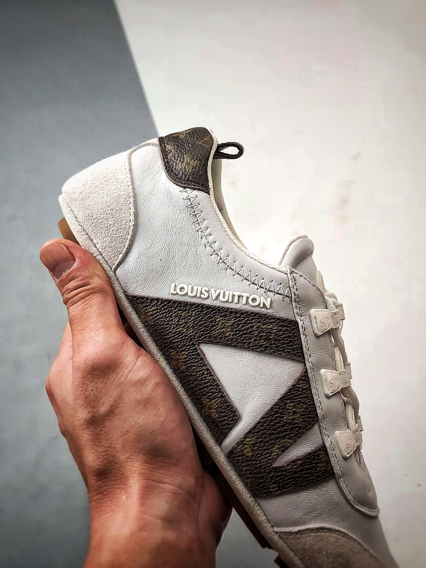 驴牌 Sneakerina 德训鞋系列 白灰棕 圆头系带芭蕾风平底运动休闲鞋