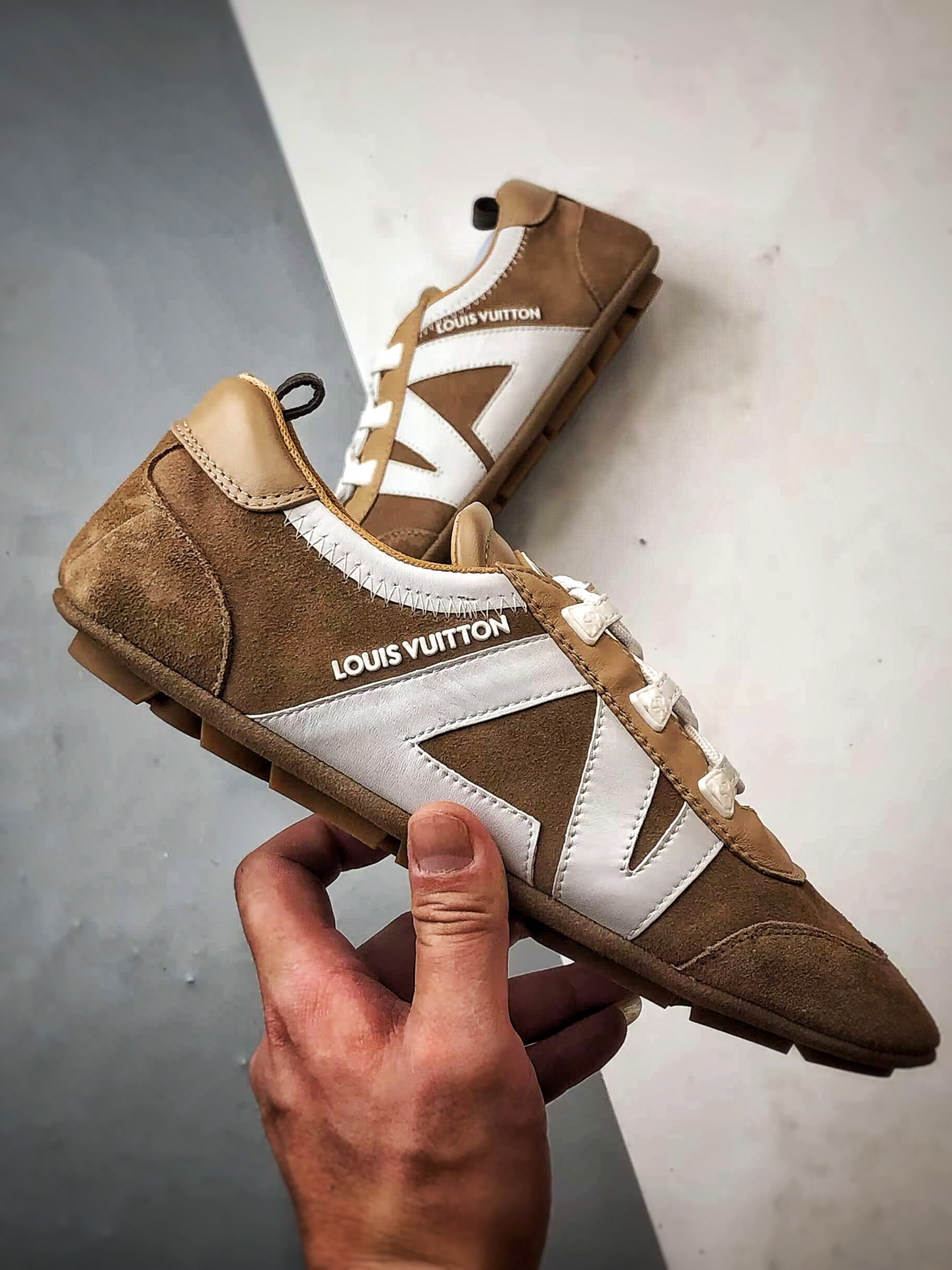 驴牌 Sneakerina 德训鞋系列 棕白 圆头系带芭蕾风平底运动休闲鞋